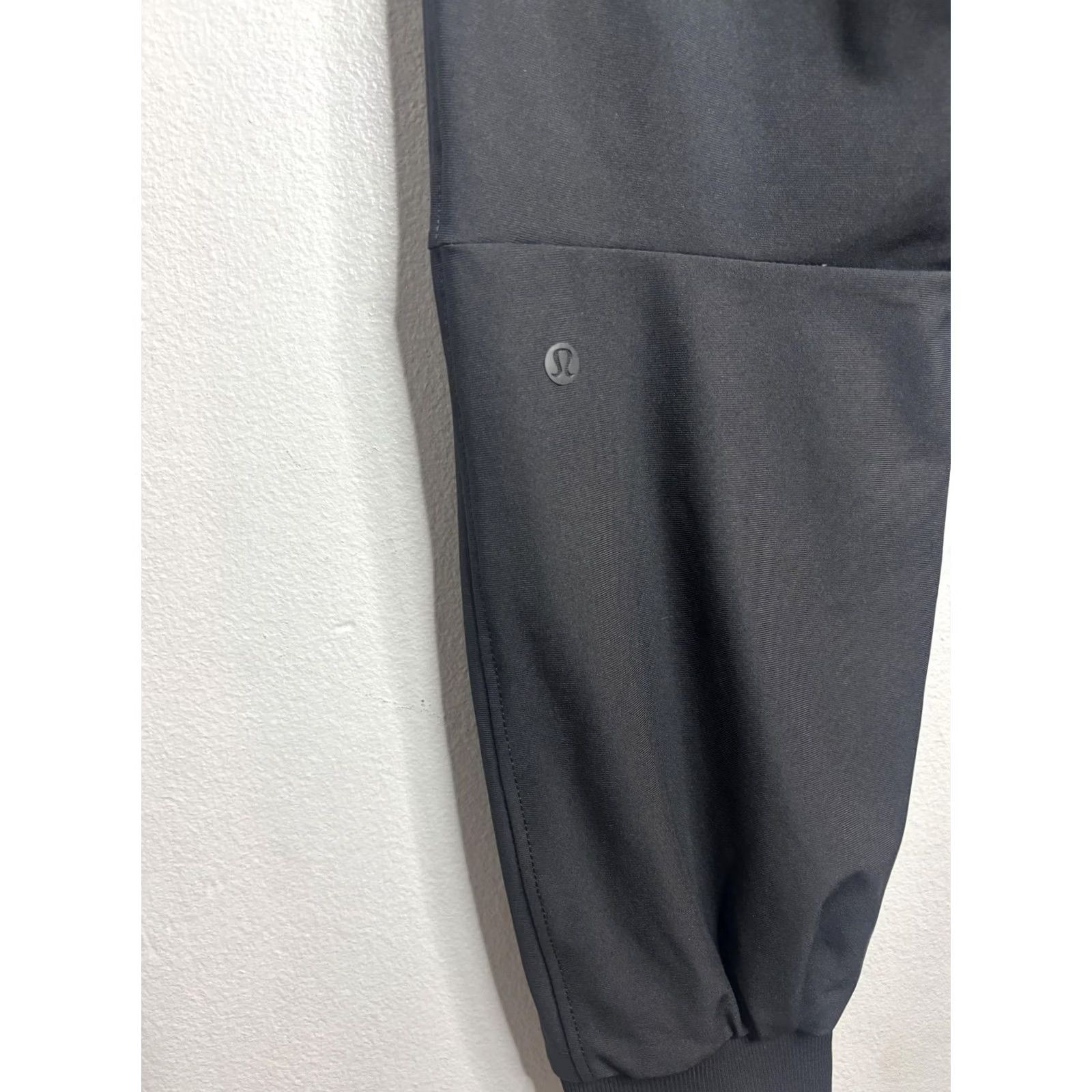 Lululemon Lululemon Pants Mens Small Black Joggers Elastic Waist Cuffed Athletic Stretch Sportswear Size US 29 - 5 Thumbnail