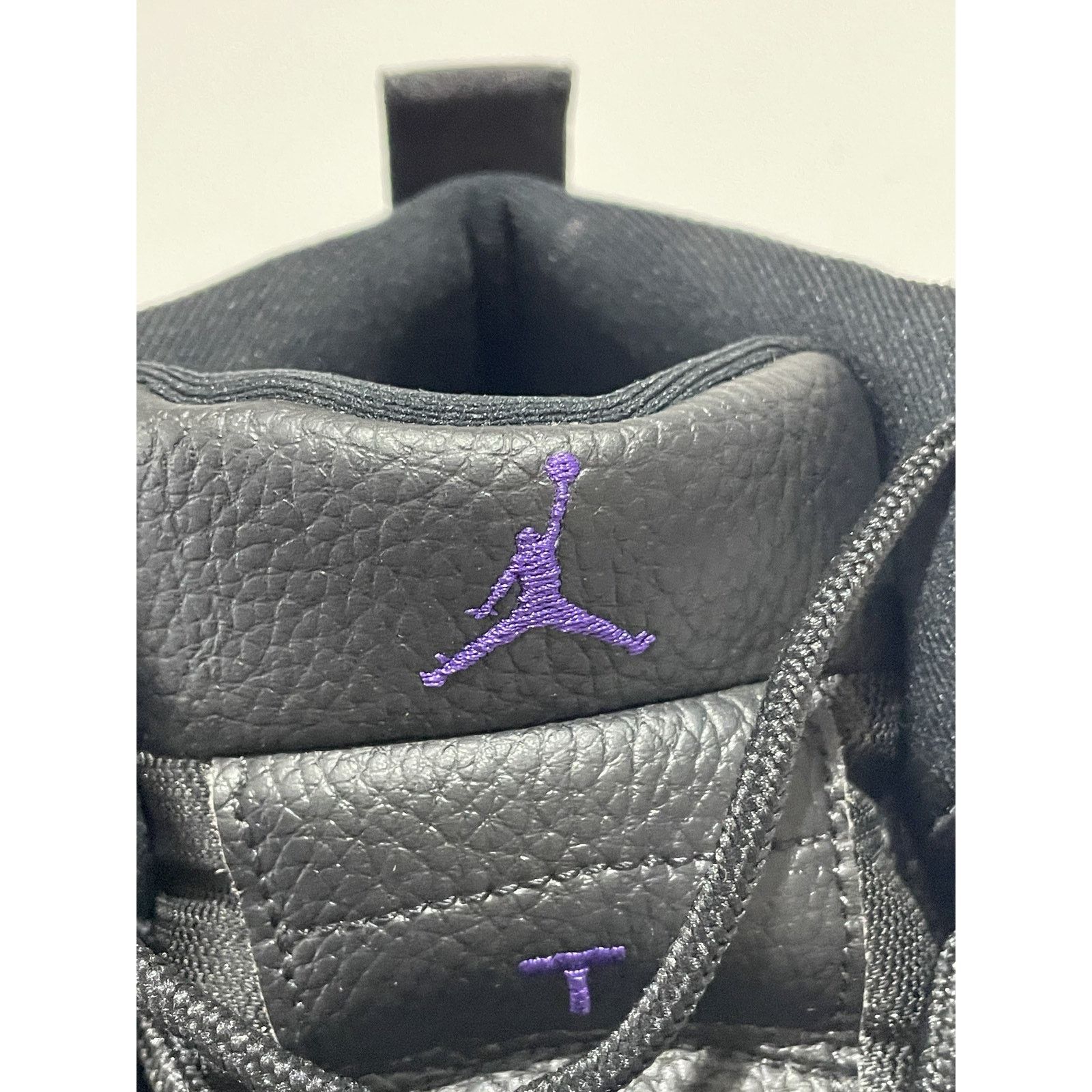 Jordan Brand NIKE JORDAN 12 FIELD PURPLE SIZE 9 PREOWNED Size US 9 / EU 42 - 4 Thumbnail