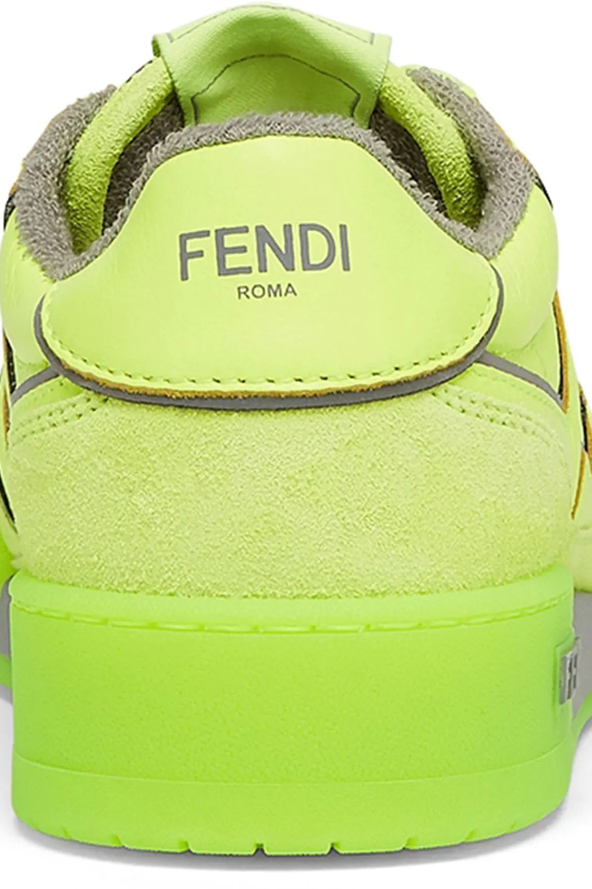 o1loc1c0824 Sneaker in Tia