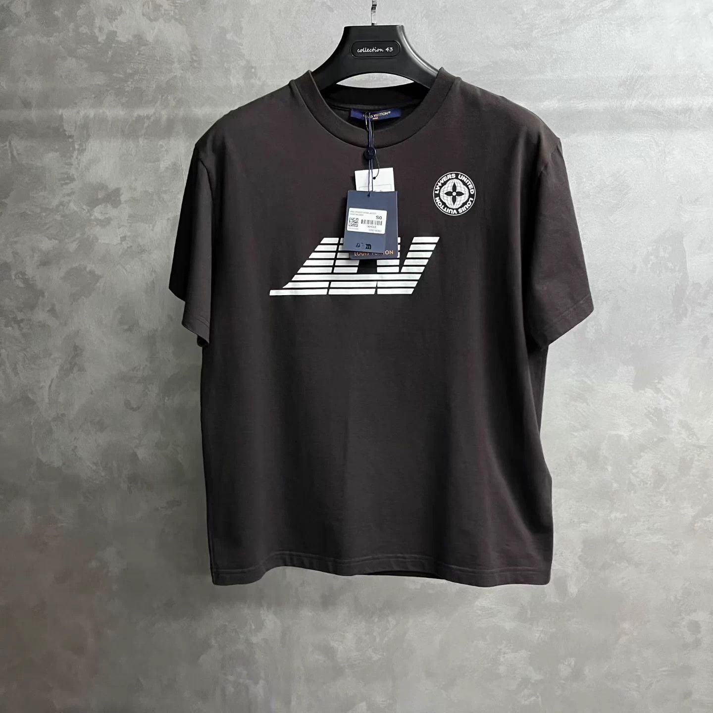 Louis Vuitton Louis Vuitton Brown Print Crewneck SS Tee S Size US S / EU 44-46 / 1 - 1 Thumbnail