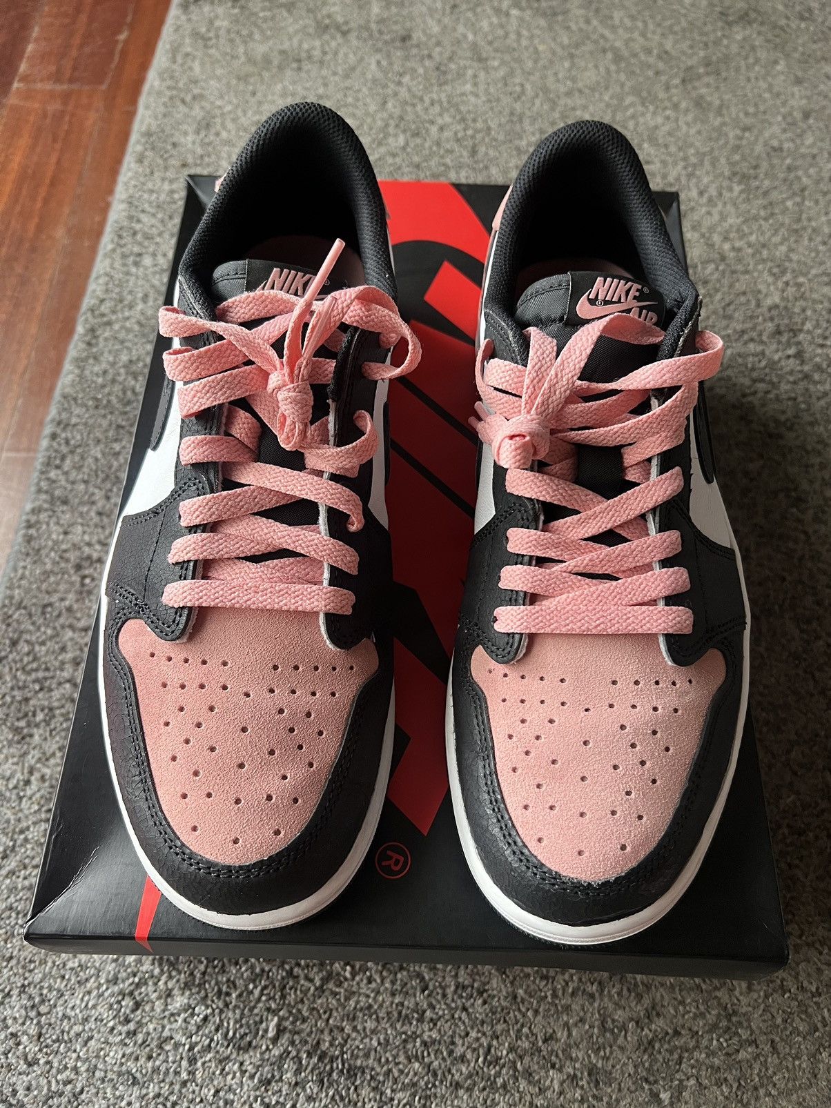 Jordan Brand × Nike Air Jordan Bleached Coral Size US 10.5 / EU 43-44 - 2 Thumbnail