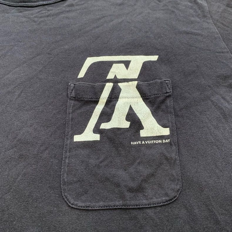 Louis Vuitton Louis Vuitton Pocket inverted logo short sleeve Size US XXL / EU 58 / 5 - 8 Thumbnail