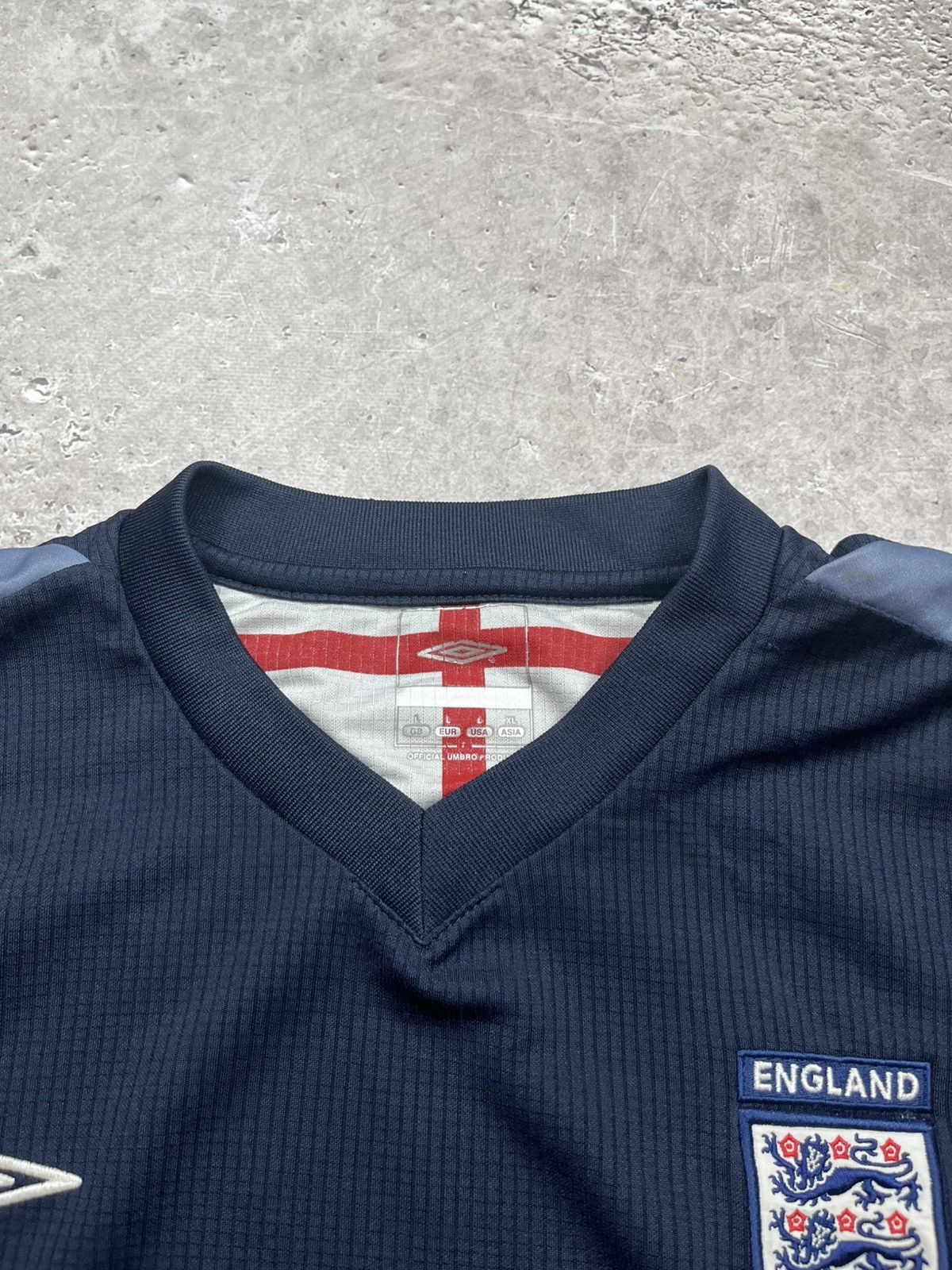 Umbro Vintage Umbro England Jersey Navy Blue Red Football Shirt Size US L / EU 52-54 / 3 - 6 Thumbnail