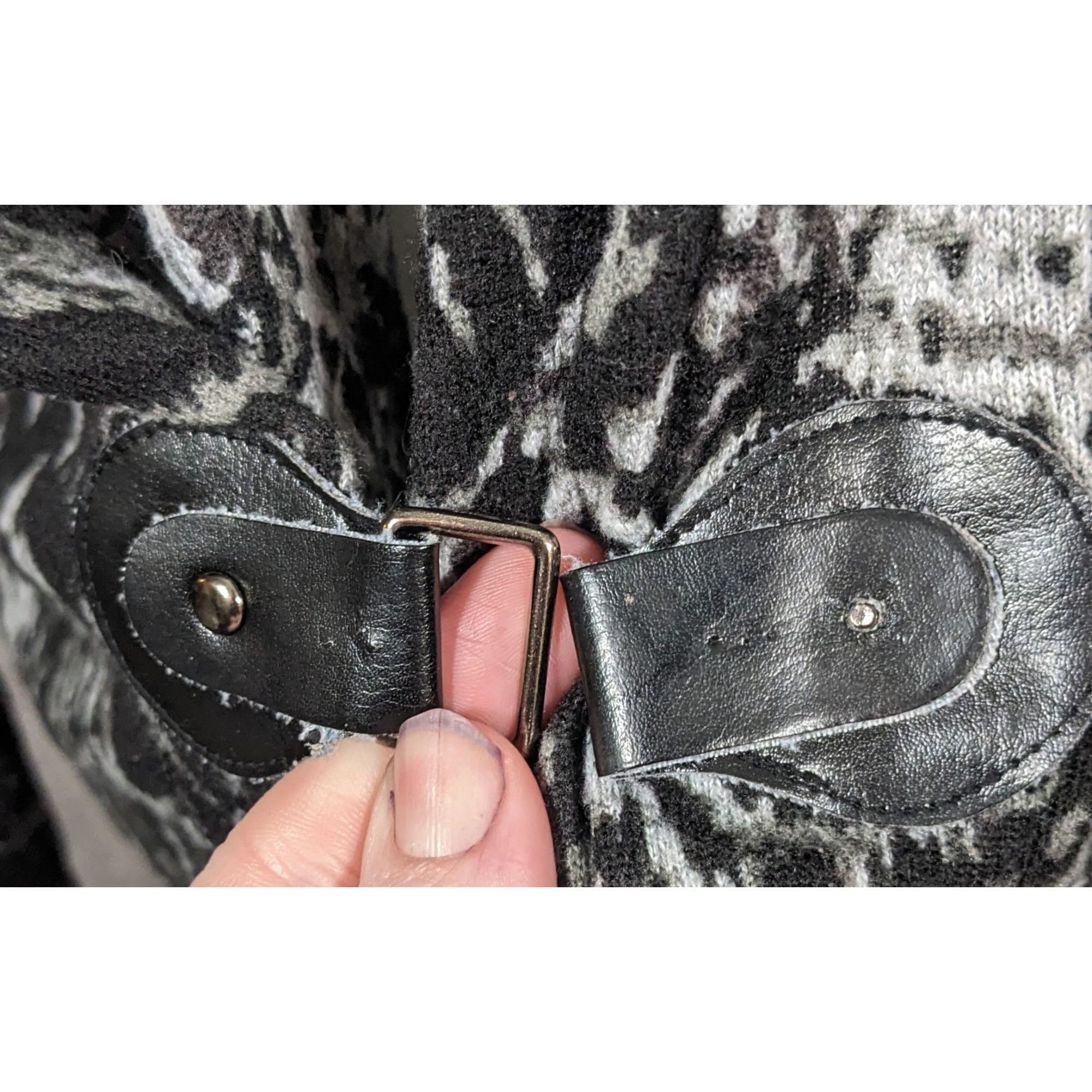 Other Dressbarn Black And Grey Abstract Print Cardigan Size L / US 10 / IT 46 - 4 Thumbnail