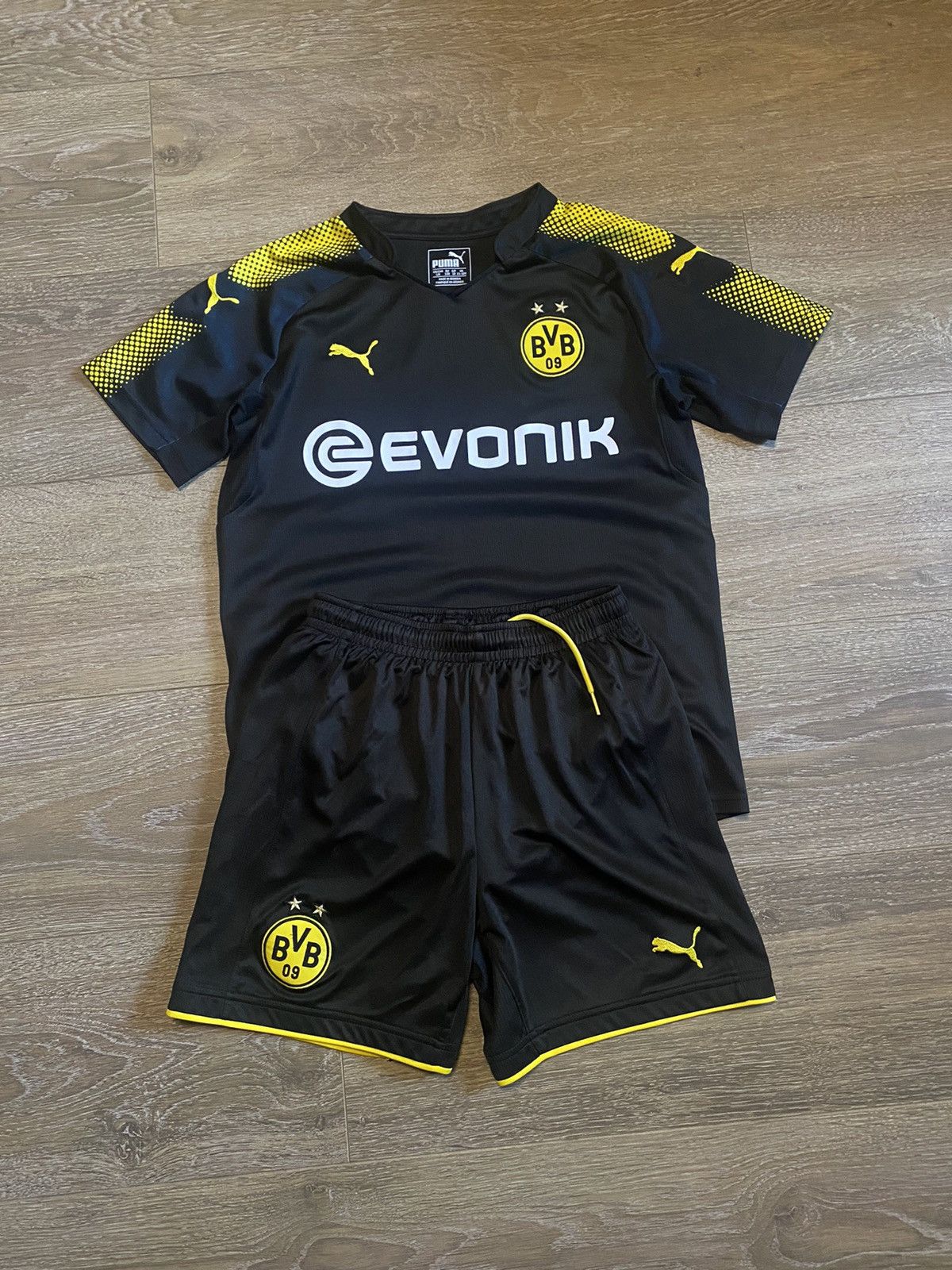Puma × Vintage Vintage Borussia Dortmund 2017/2018 Away KIDS Size L Size US L / EU 52-54 / 3 - 1 Thumbnail