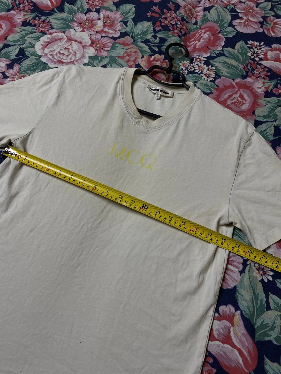 Alexander McQueen × MCQ × Vintage Vintage 90s Graphic Tee Big ceter Logo Size US S / EU 44-46 / 1 - 11 Thumbnail