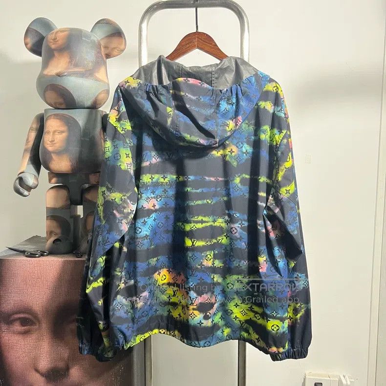 Louis Vuitton Louis Vuitton Tie-dyed and printed assault jacket Size US L / EU 52-54 / 3 - 2 Thumbnail