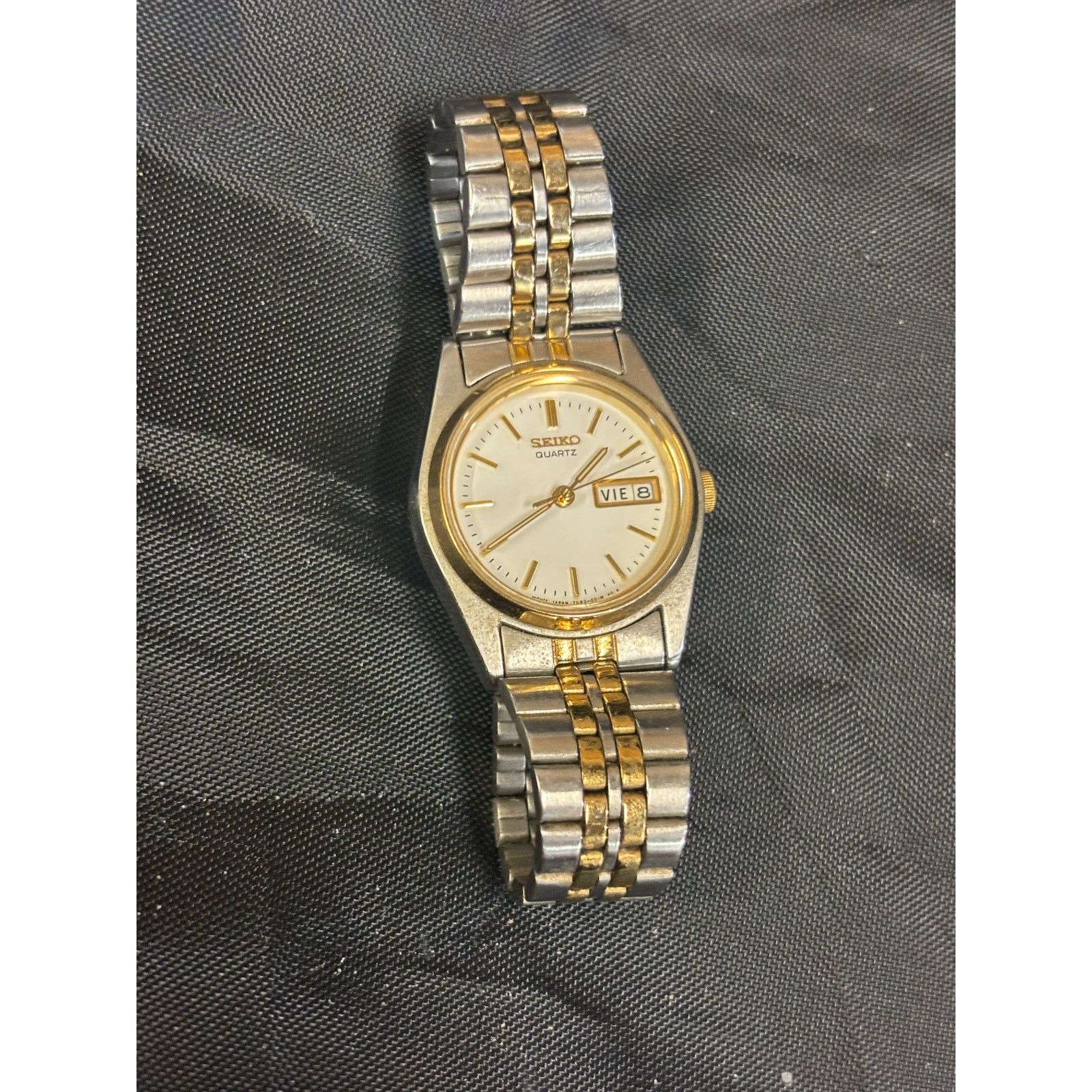 Seiko Seiko 7N83-0011 2-Tone Day/Date Womens Watch! New Battery! Size ONE SIZE - 3 Thumbnail