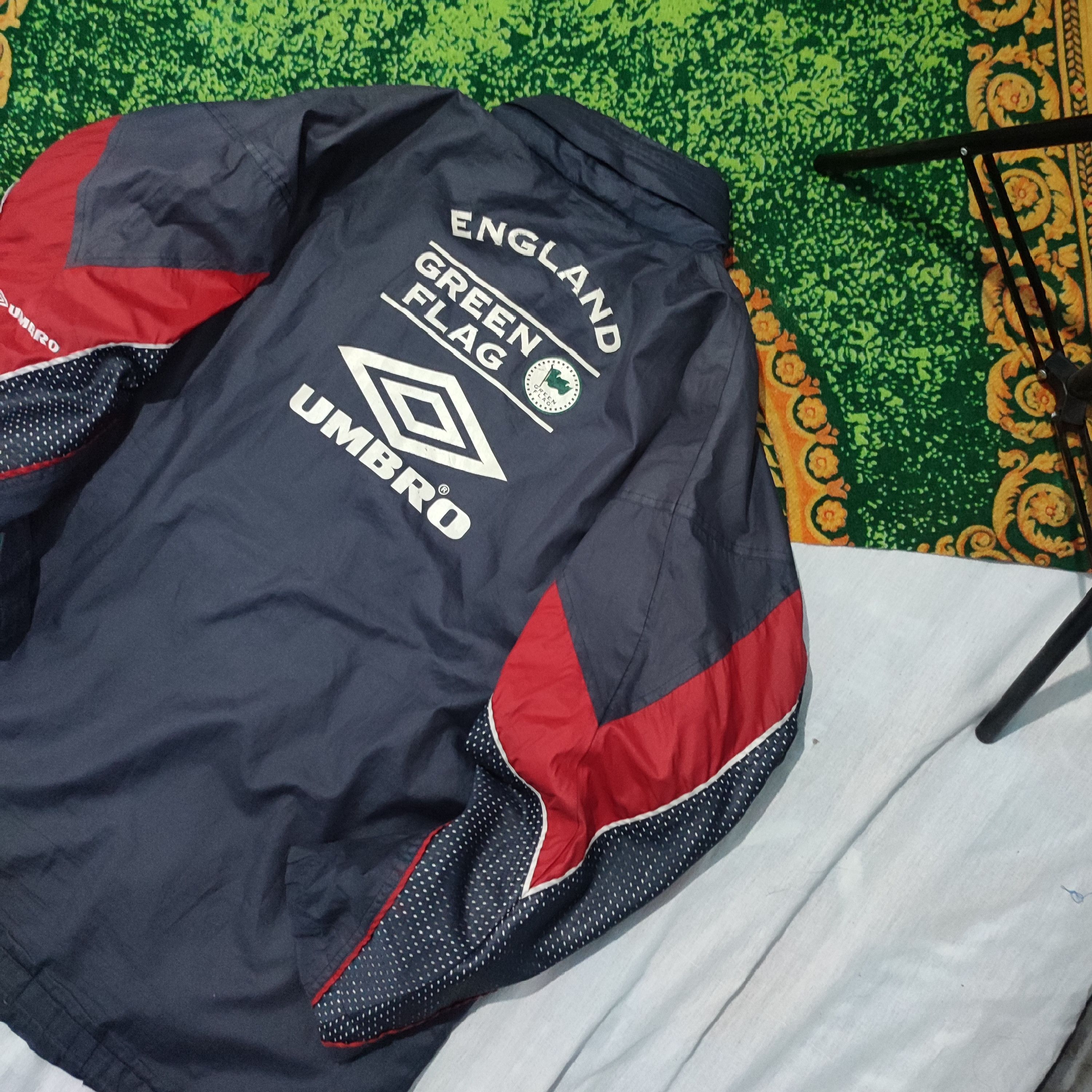Umbro × Vintage England 1997/98 Padded Bench Coat Jacket Vintage Football Size US XL / EU 56 / 4 - 4 Thumbnail