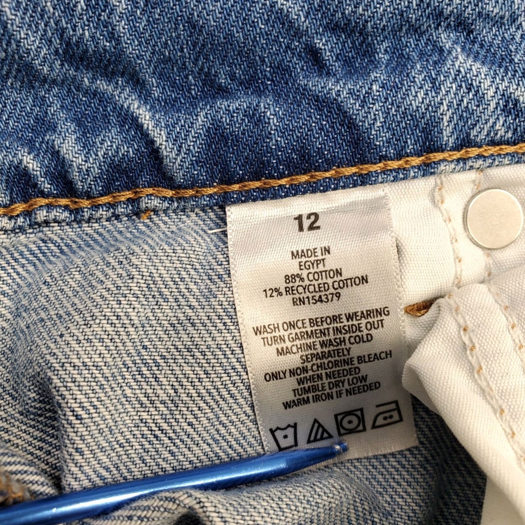 Vintage Aéropostale Womens 12 Blue Denim Distressed Flat Front Mom Jeans Size 34" / US 12 / IT 48 - 7 Thumbnail