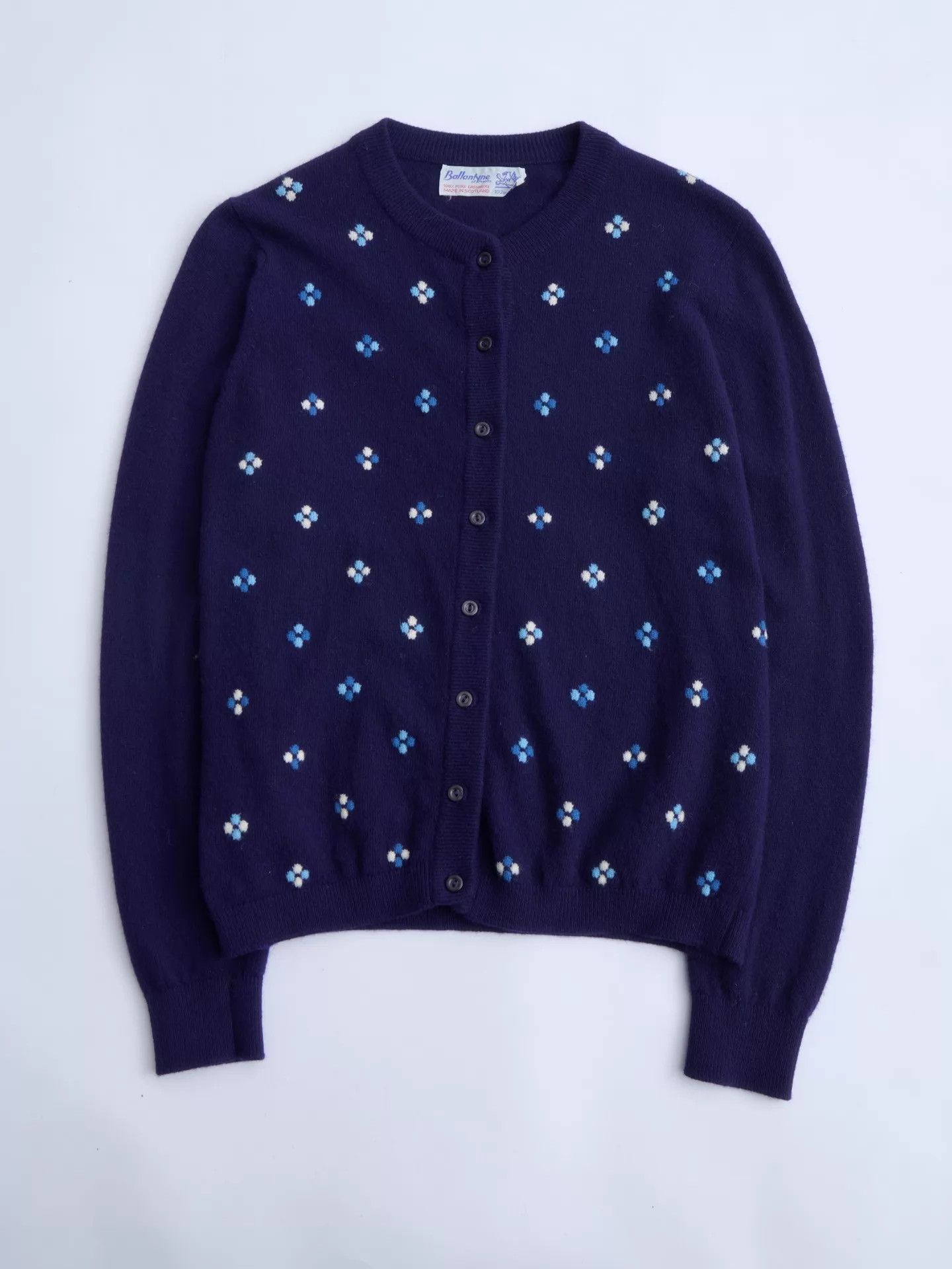 Ballantyne Vintage Ballantyne Navy Floral Cashmere Cardigan Size ONE SIZE - 6 Thumbnail