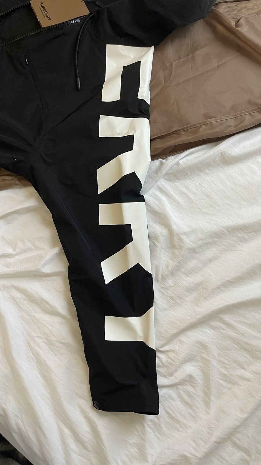 Burberry BURBERRY Compton Windbreaker Logo Zip-Up Jacket/Hoodie Size US S / EU 44-46 / 1 - 6 Thumbnail