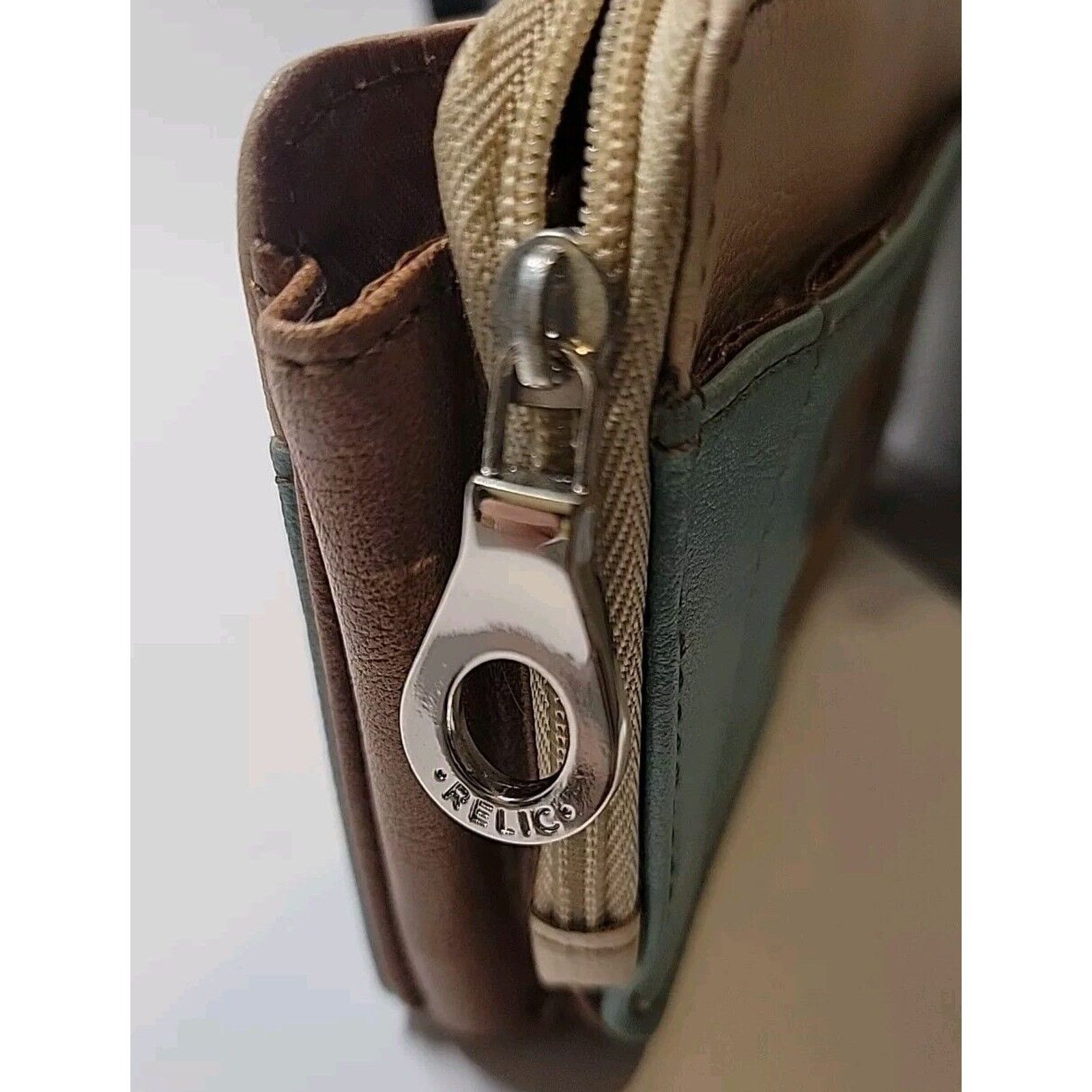 Fossil Vintage RELIC Fossil Zip Snap ID Wristlet Pebbled Leather Size ONE SIZE - 10 Thumbnail