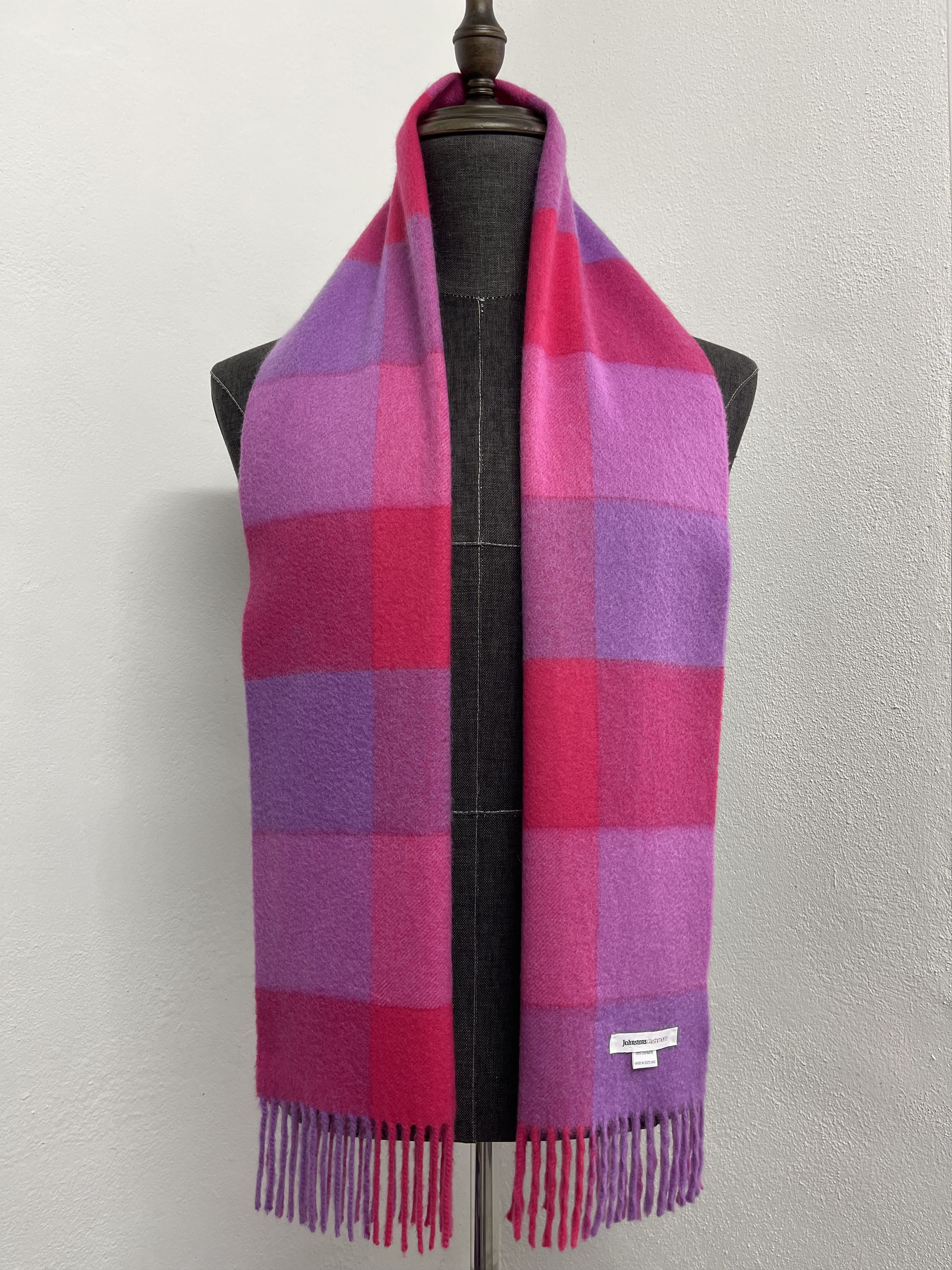Johnstons Of Elgin Johnstons Of Elgin Cashmere Scarf / Muffler - 6242 Size ONE SIZE - 2 Thumbnail