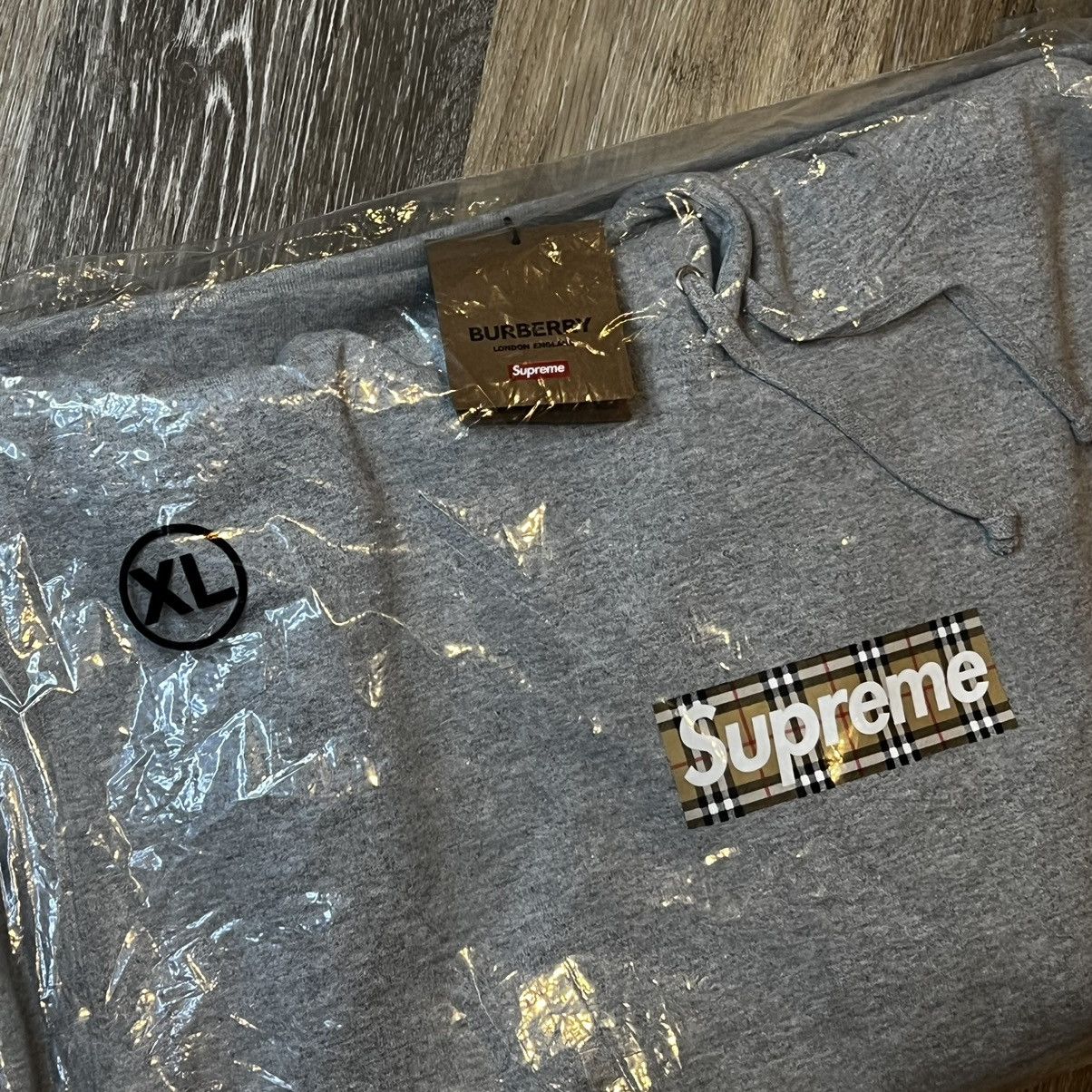 Supreme Supreme x Burberry Box Logo Hoodie Size US XL / EU 56 / 4 - 3 Thumbnail