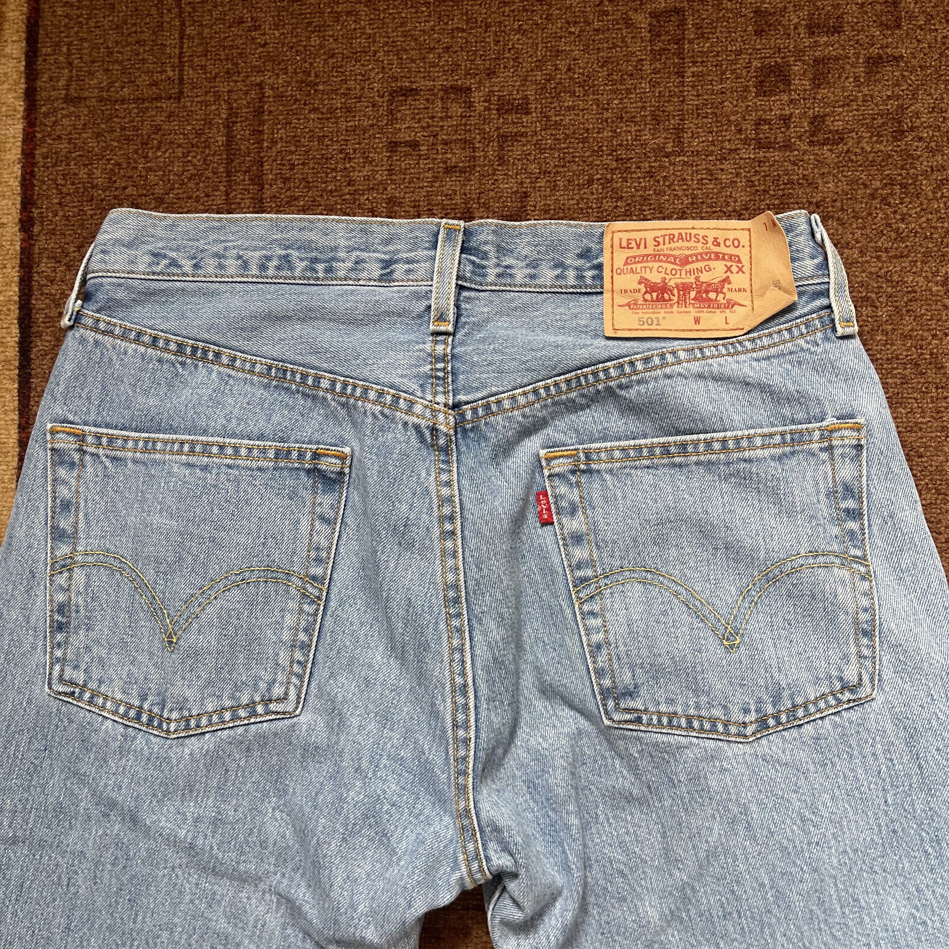 Jean × Vintage 90s Vintage Levi's 501 Blue white Jeans 32x30 Size US 32 / EU 48 - 3 Thumbnail