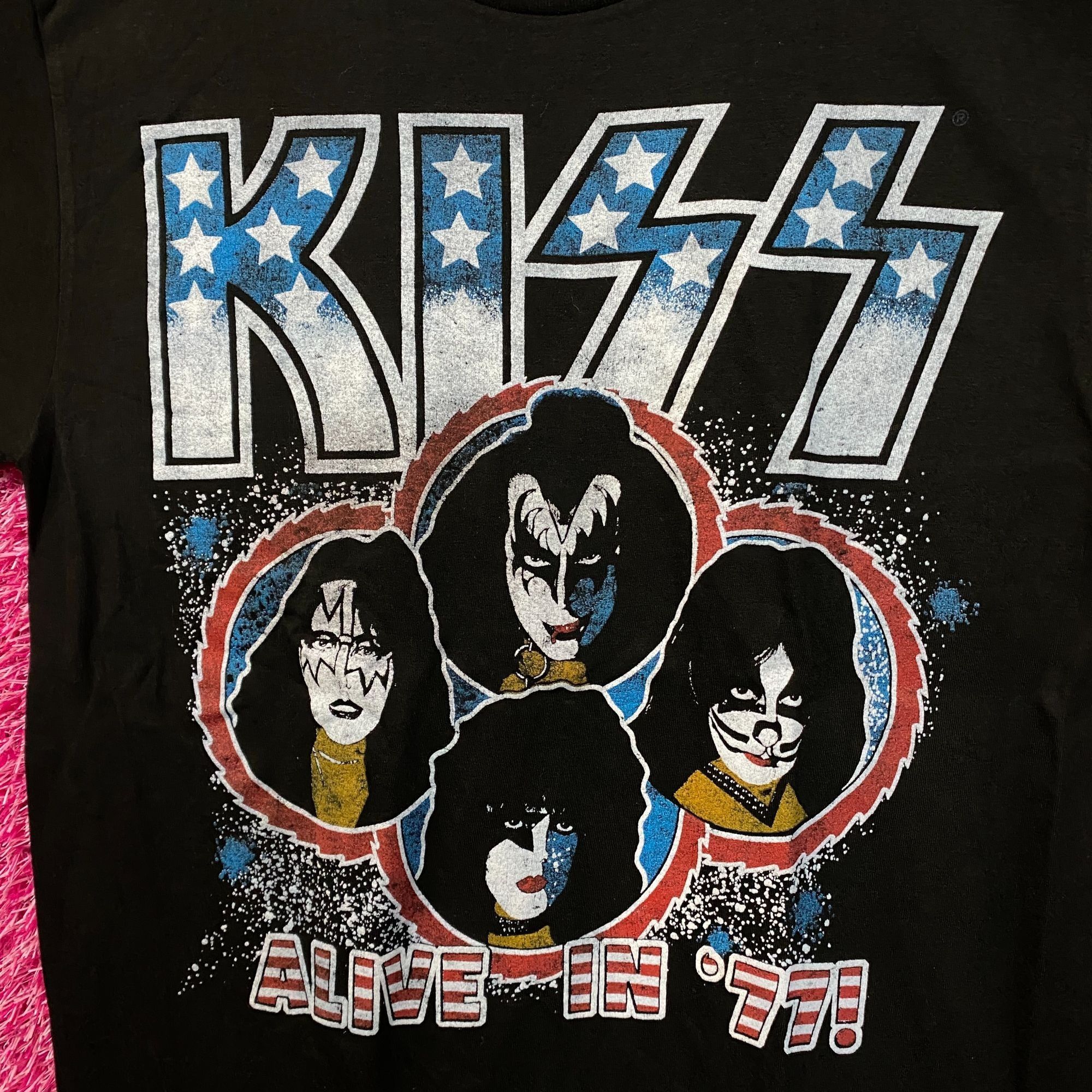 Band Tees Kiss Alive in '77! Rock Tshirt size small Size US S / EU 44-46 / 1 - 2 Thumbnail