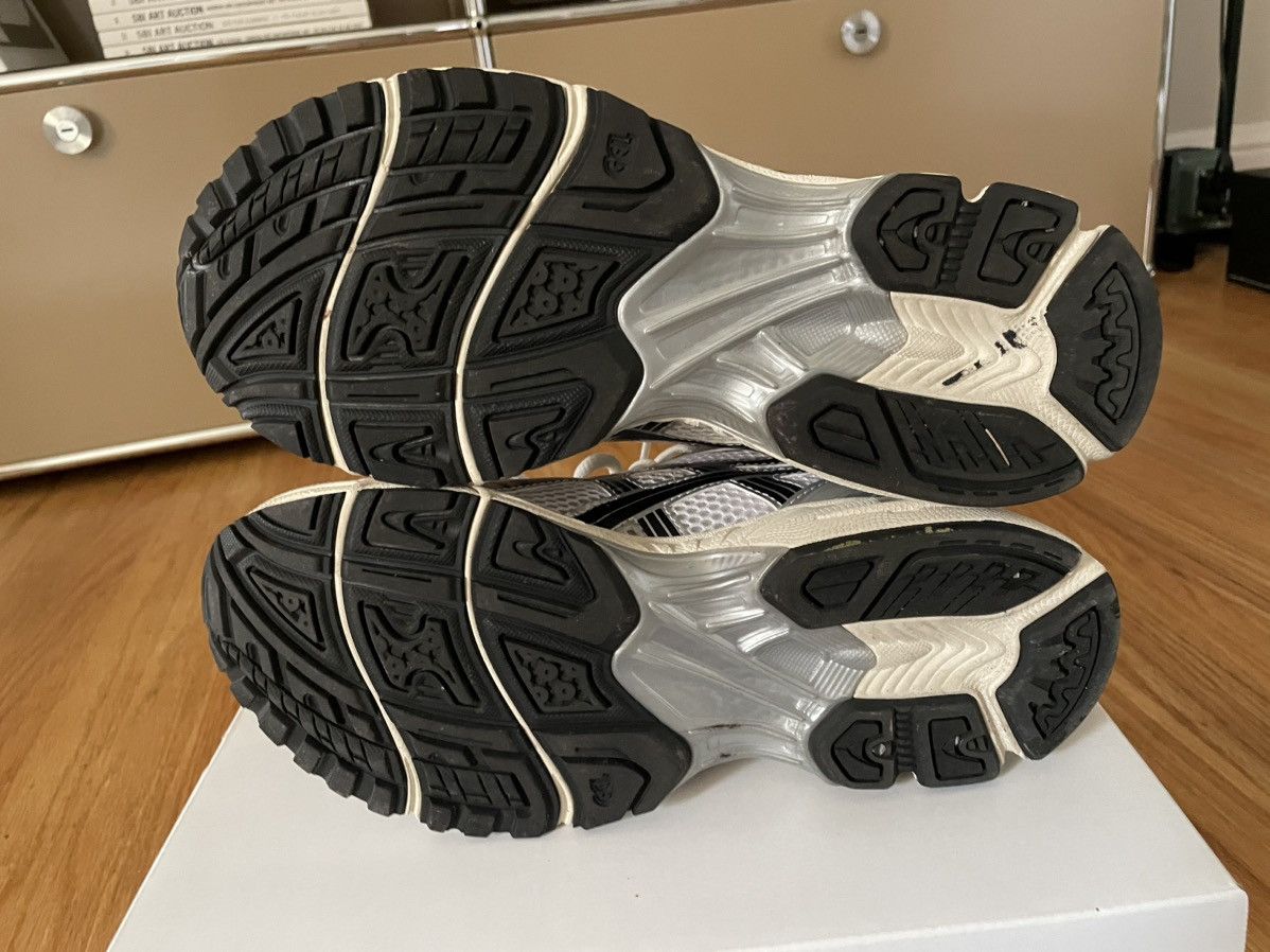 Asics × JJJJound Asics x Jjjjound Gel Kayano 14 sz 8 Silver White Black Size US 8 / EU 41 - 6 Thumbnail