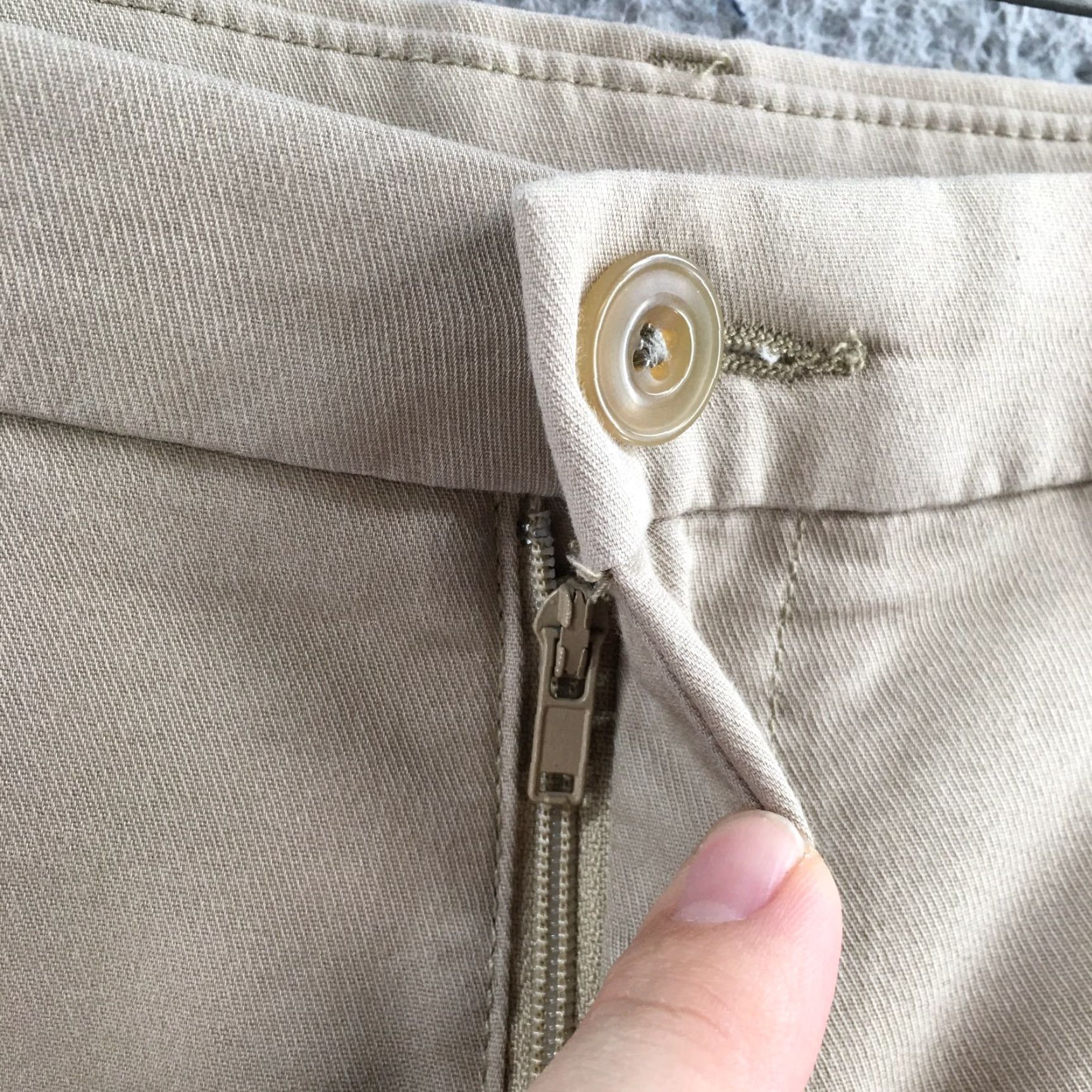 Calvin Klein Calvin Klein Chino Pants Men Beige Cotton Blend Mid Rise Flat Front Casual 36x32 Regular Mens Slim? Size US 36 / EU 52 - 5 Thumbnail