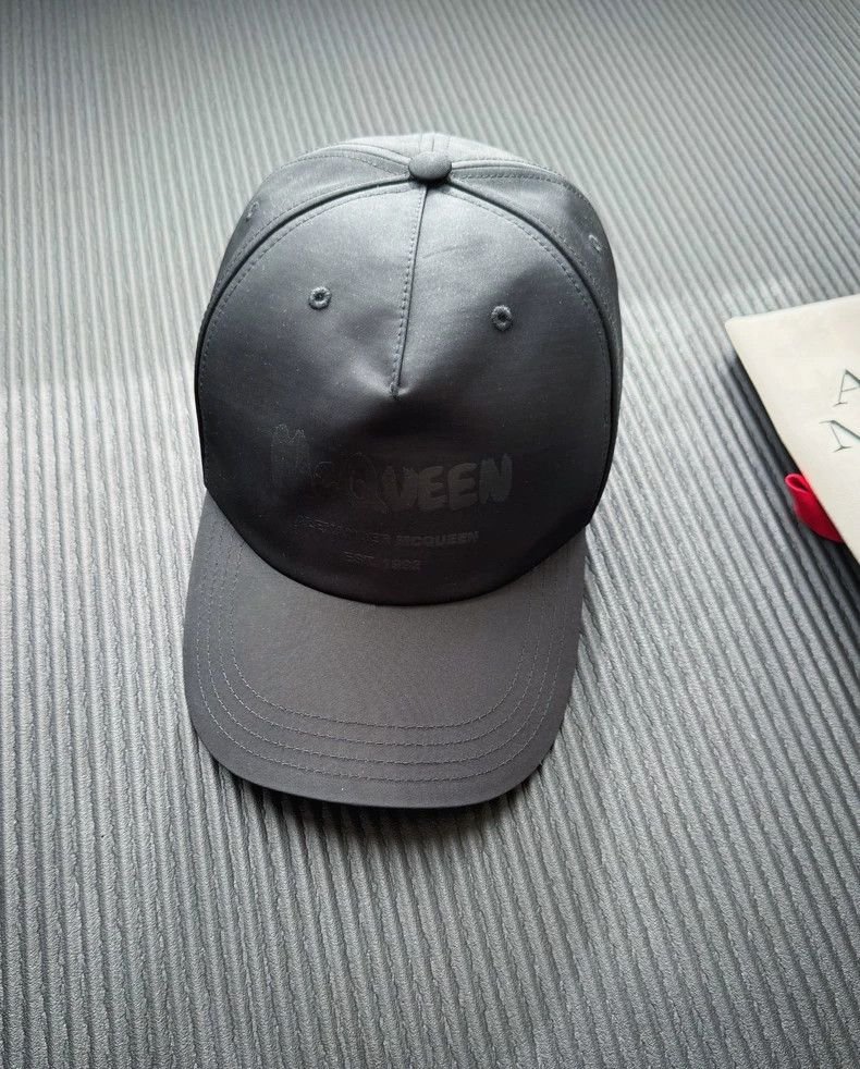 Alexander McQueen Alexander Mcqueen SizeM Contrast color logo hat Size ONE SIZE - 2 Thumbnail