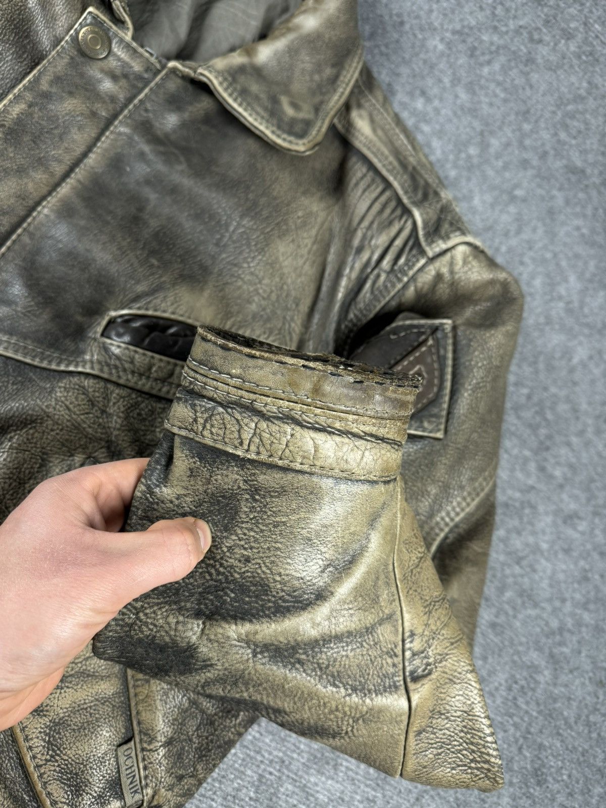 Vintage Vintage distressed leather bomber jacket Size US L / EU 52-54 / 3 - 7 Thumbnail