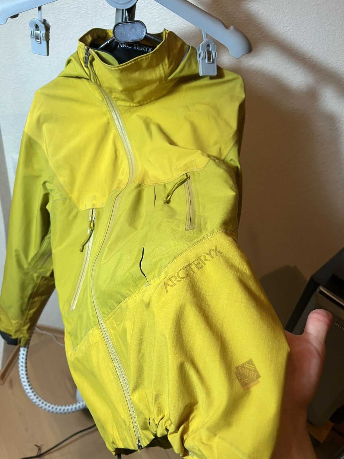 Arc'teryx Arc’teryx Gore-Tex Jacket yellow Size US M / EU 48-50 / 2 - 2 Thumbnail