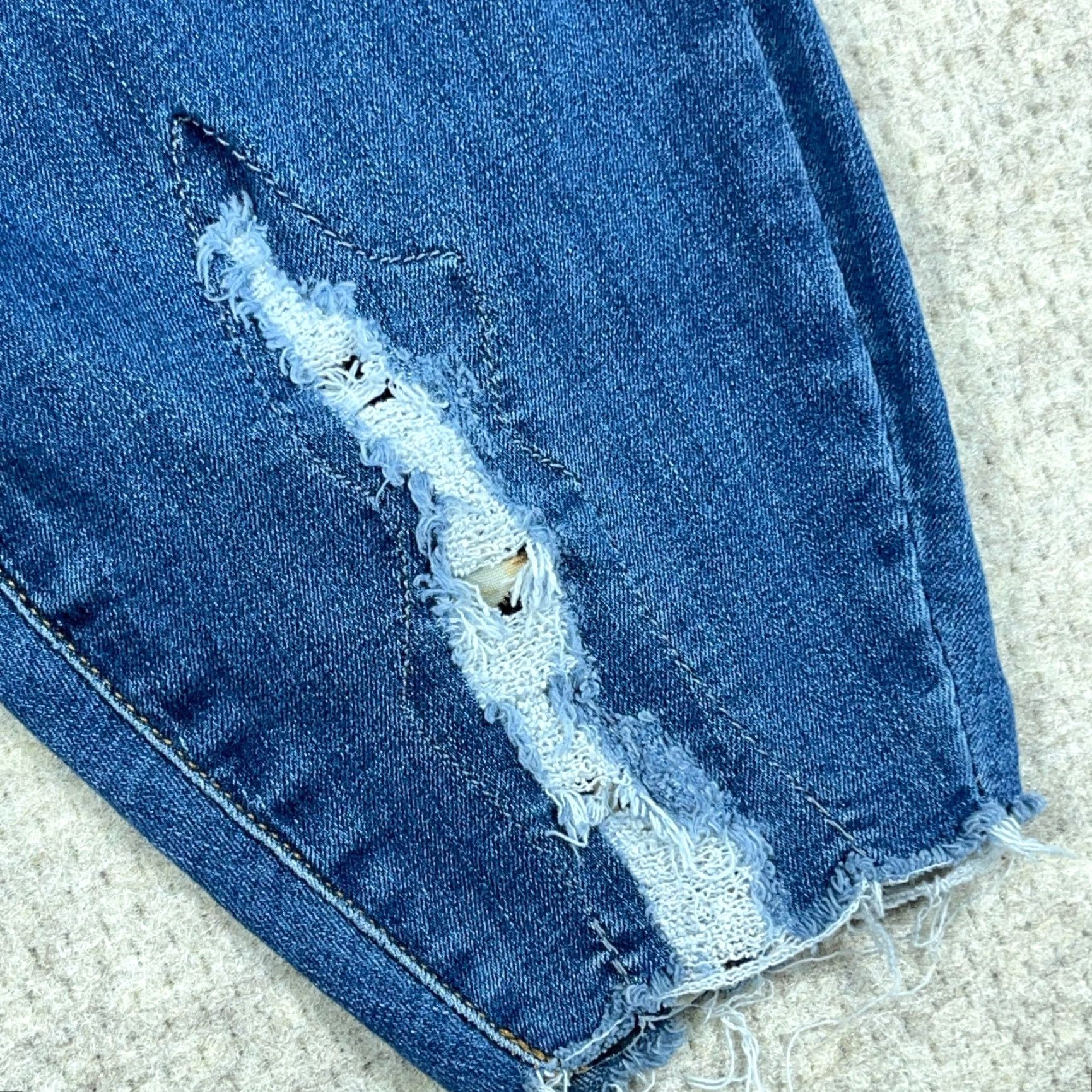 Vintage Judy Blue Jeans Women 18W Skinny Fit Med Wash Faded Stretch Distressed Plus Jeans Size 40" / US 18 - 6 Thumbnail