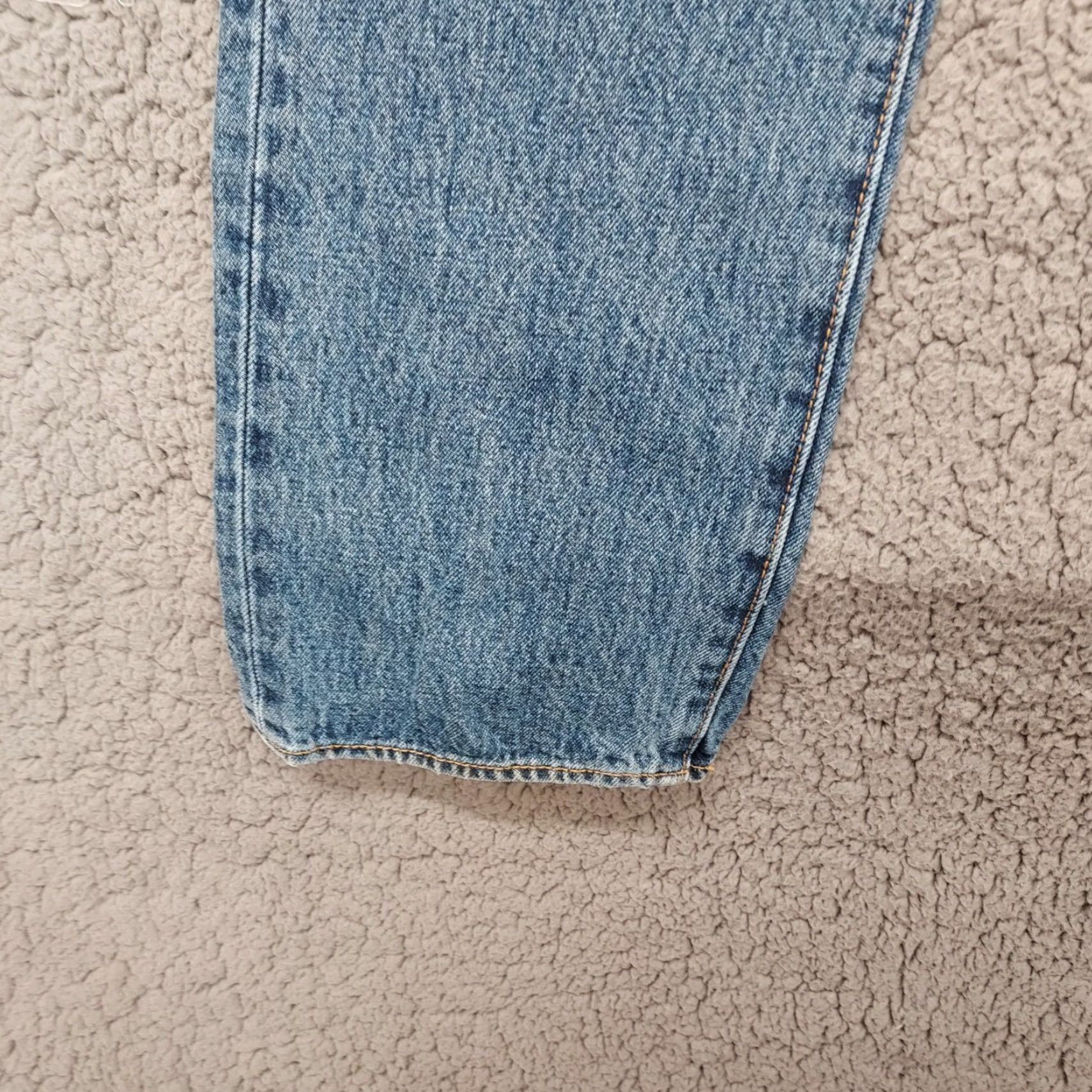 Levi's Levi's 501 Med Wash Jeans - Regular Denim 32x32 Button Fly Straight Mens 501 Series Blue Denim Jeans Size US 32 / EU 48 - 6 Thumbnail