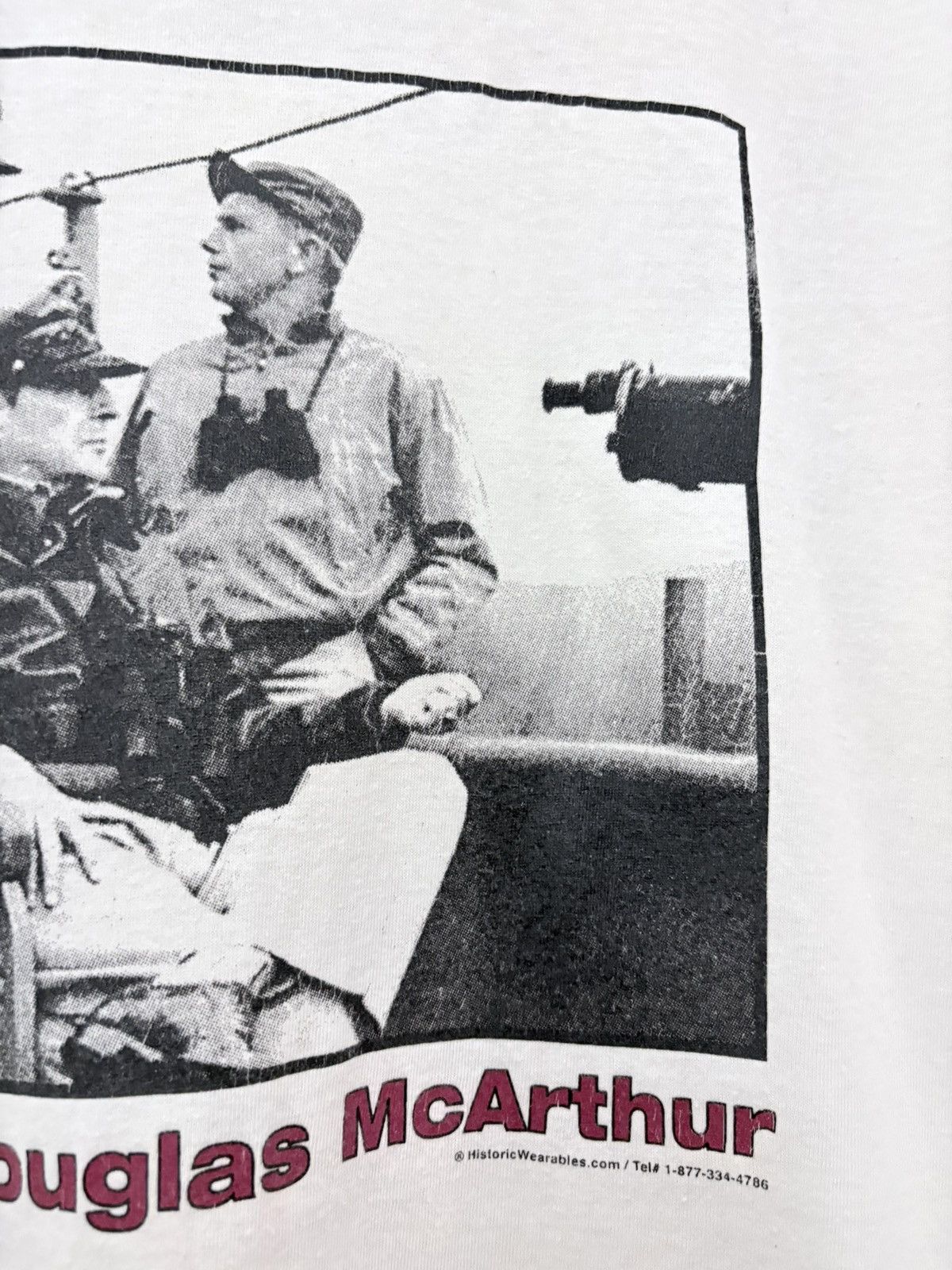 Vintage 90s General Douglas McArthur Vintage World War II Tee Shirt Size US M / EU 48-50 / 2 - 4 Thumbnail