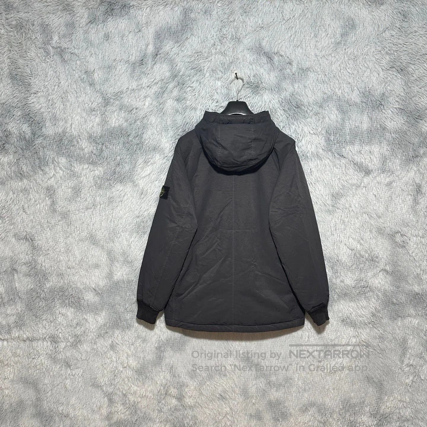 Stone Island stone island hooded down jacket in carbon black. Size US L / EU 52-54 / 3 - 2 Thumbnail