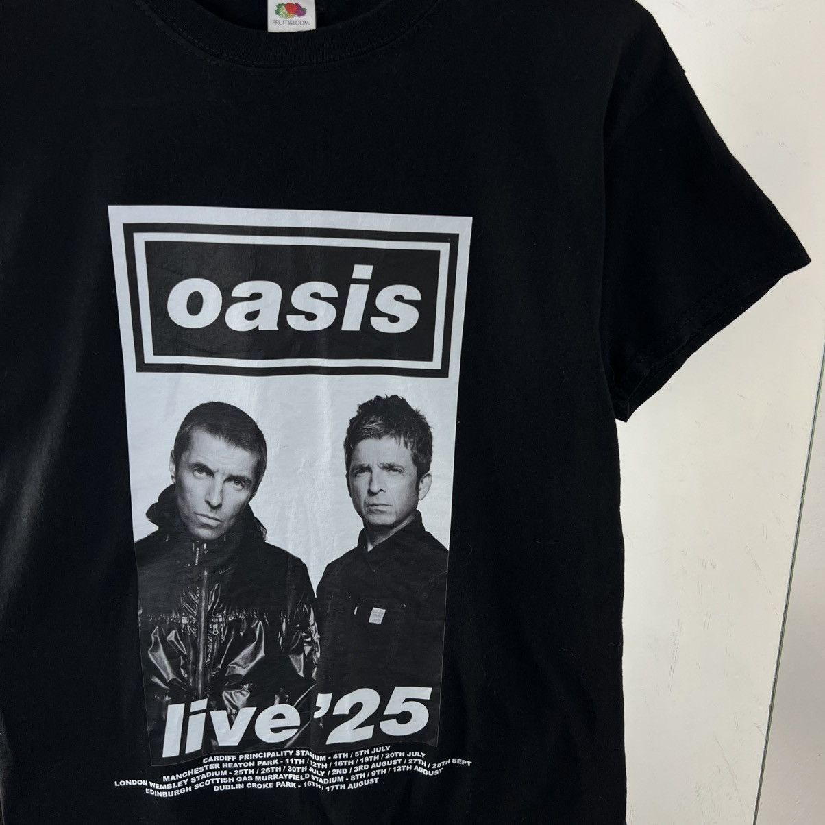 Band Tees Vintage Y2K Oasis Big Logo Rock Band T-Shirt Size US S / EU 44-46 / 1 - 3 Thumbnail
