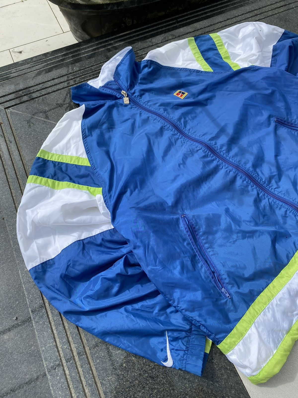 Nike × Vintage 90’s NIKE COURT RARE SWOOSH LOGO RETRO OVERSIZED JACKET Size US L / EU 52-54 / 3 - 2 Thumbnail