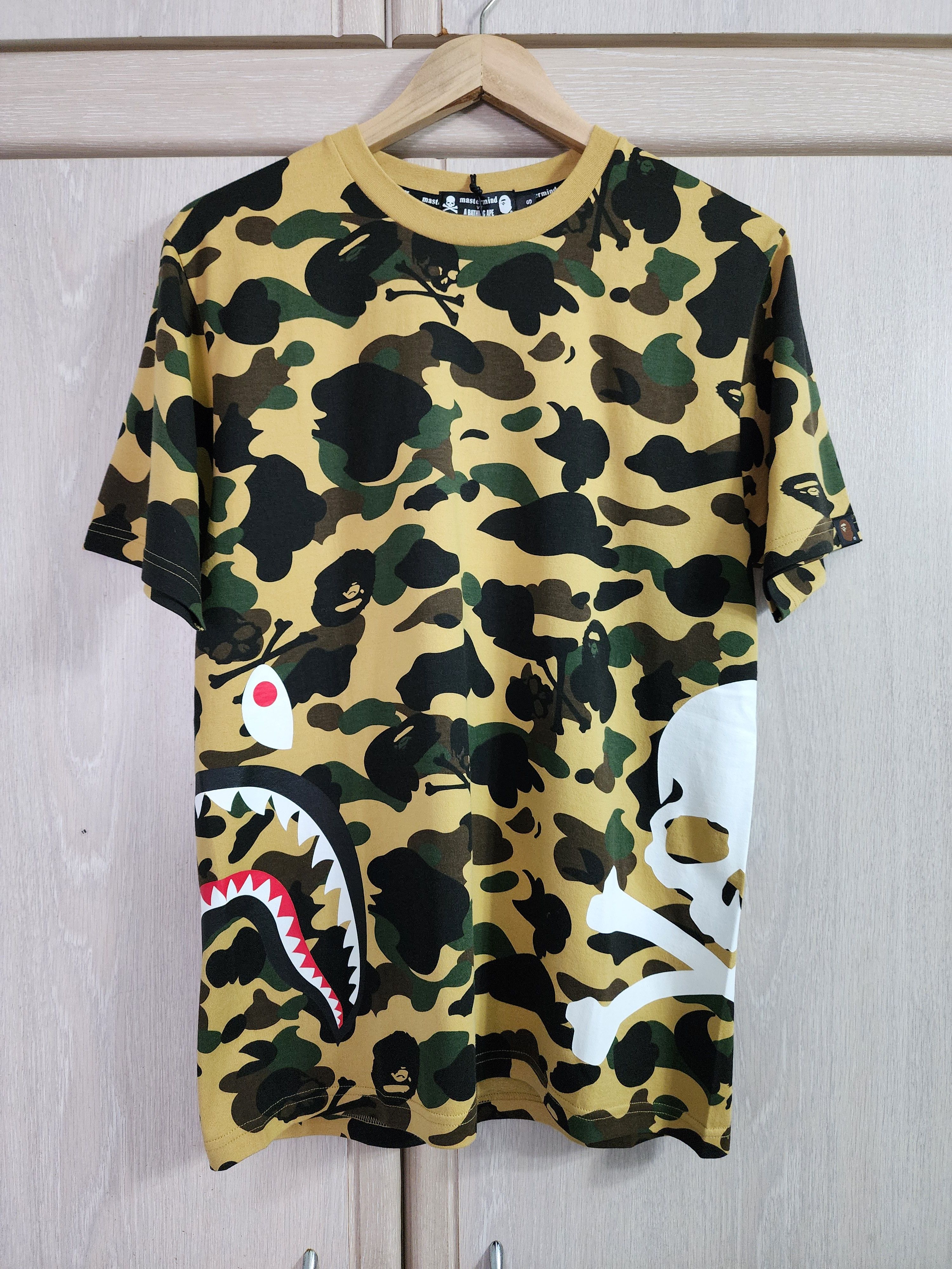 Bape × Mastermind Japan Bape vs Mastermind Side Skull Shark Tee Size US S / EU 44-46 / 1 - 1 Thumbnail