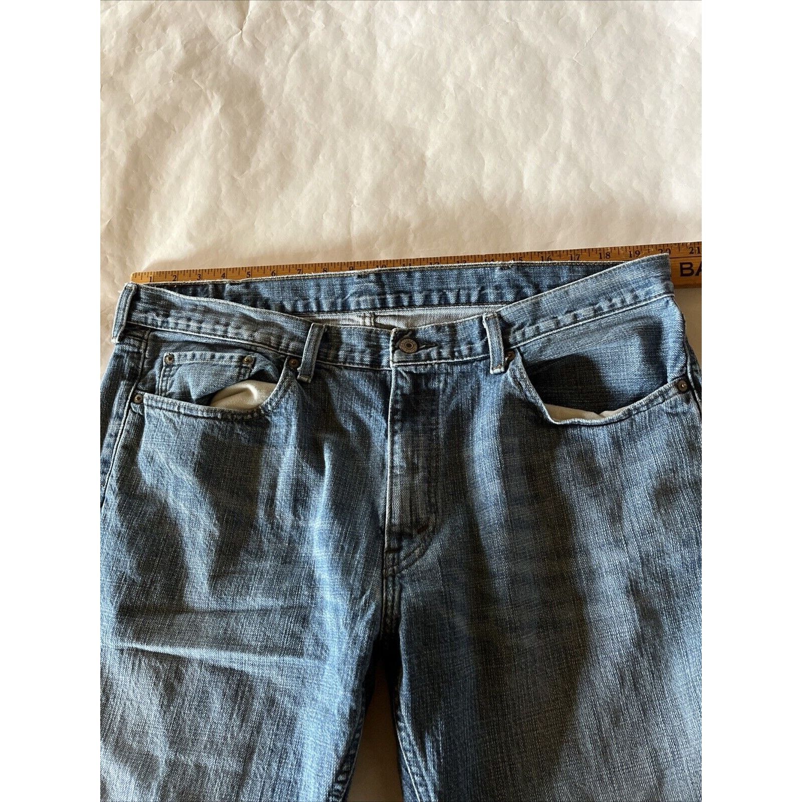 Levi's Levi’s 559 Jeans Mens 38x30 Blue Denim Outdoor Y2K Med Wash Size US 39 - 4 Thumbnail