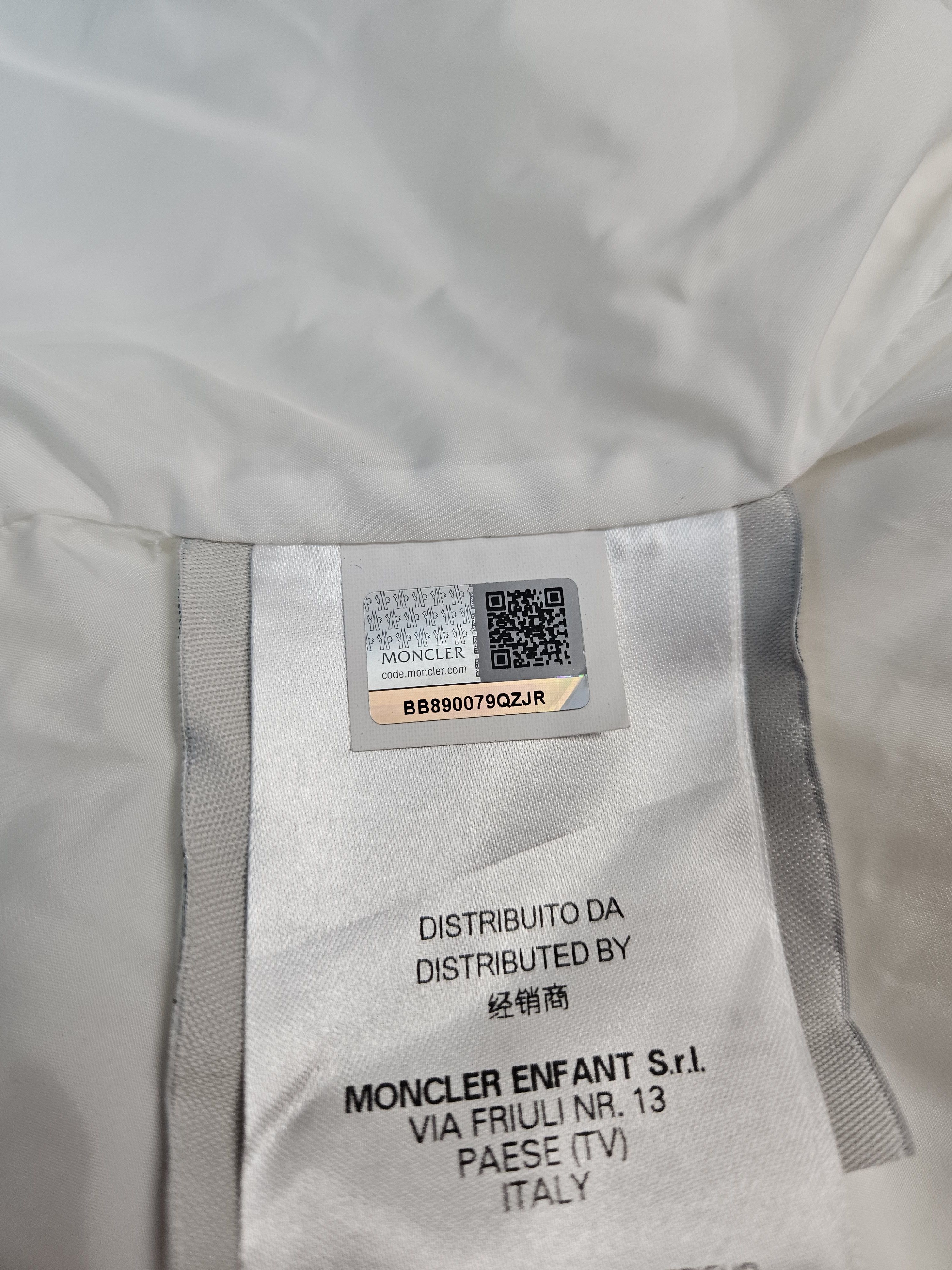 Moncler Moncler hooded puffer jacket with badge Size XS / US 0-2 / IT 36-38 - 21 Thumbnail