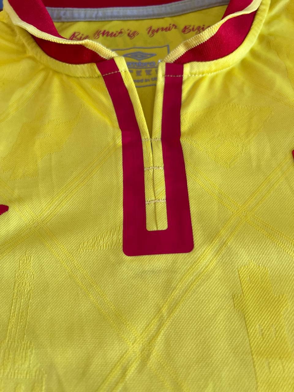 Umbro 2021/22 GOZTEPE AWAY SOCCER JERSEY FOOTBALL SHIRT SIZE XL Size US XL / EU 56 / 4 - 13 Thumbnail