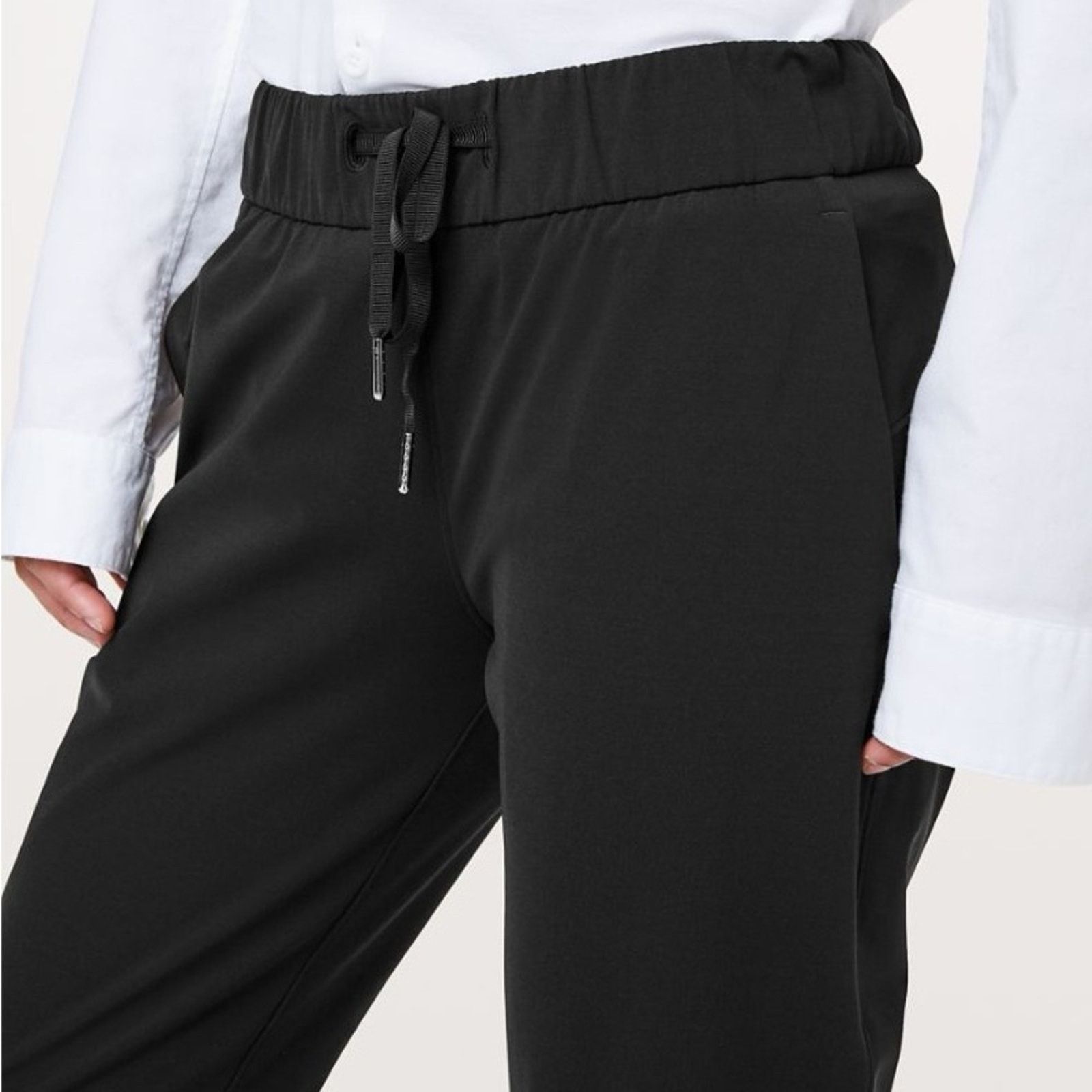 Lululemon Lululemon On The Fly 7/8 Length Pant Womens Size 4 Black Size 27" / US 4 / IT 40 - 4 Thumbnail