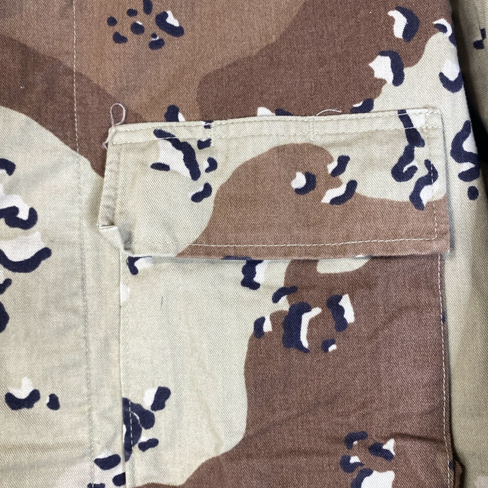 CHOCOOLATE VINTAGE US ARMY Camouflage Combat Shirt Jacket M Men's Beige Desert Chocolate Chip 90s Military Jacket Clothing Hiking Hunting Size US M / EU 48-50 / 2 - 4 Thumbnail