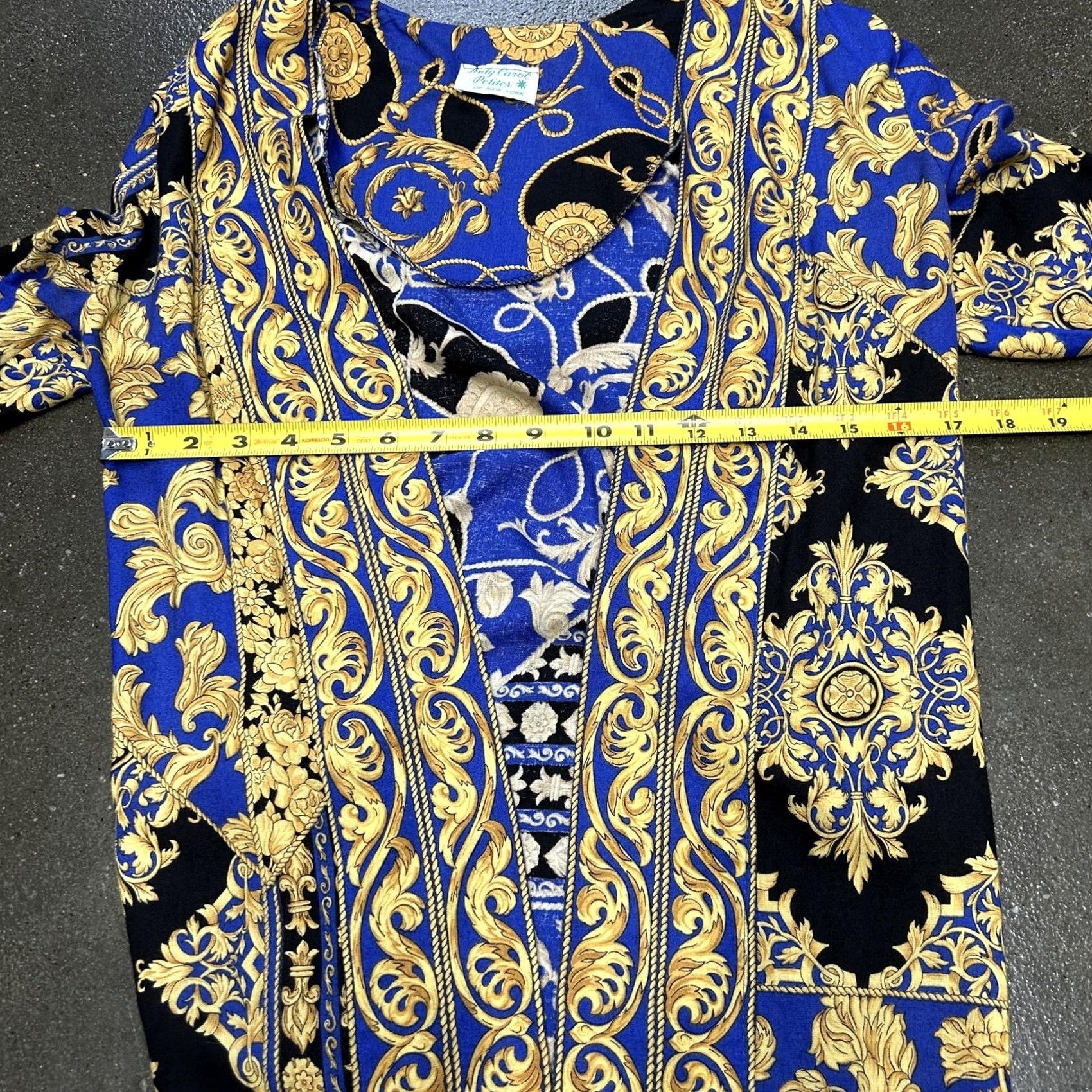 Vintage VINTAGE Lady Carol Petites Jacket Womens Petite M Blue Gold Baroque 90s Floral Kimono Open Front Unlined Short Sleeve Casual Party/Cocktail Womens Size M / US 6-8 / IT 42-44 - 4 Thumbnail