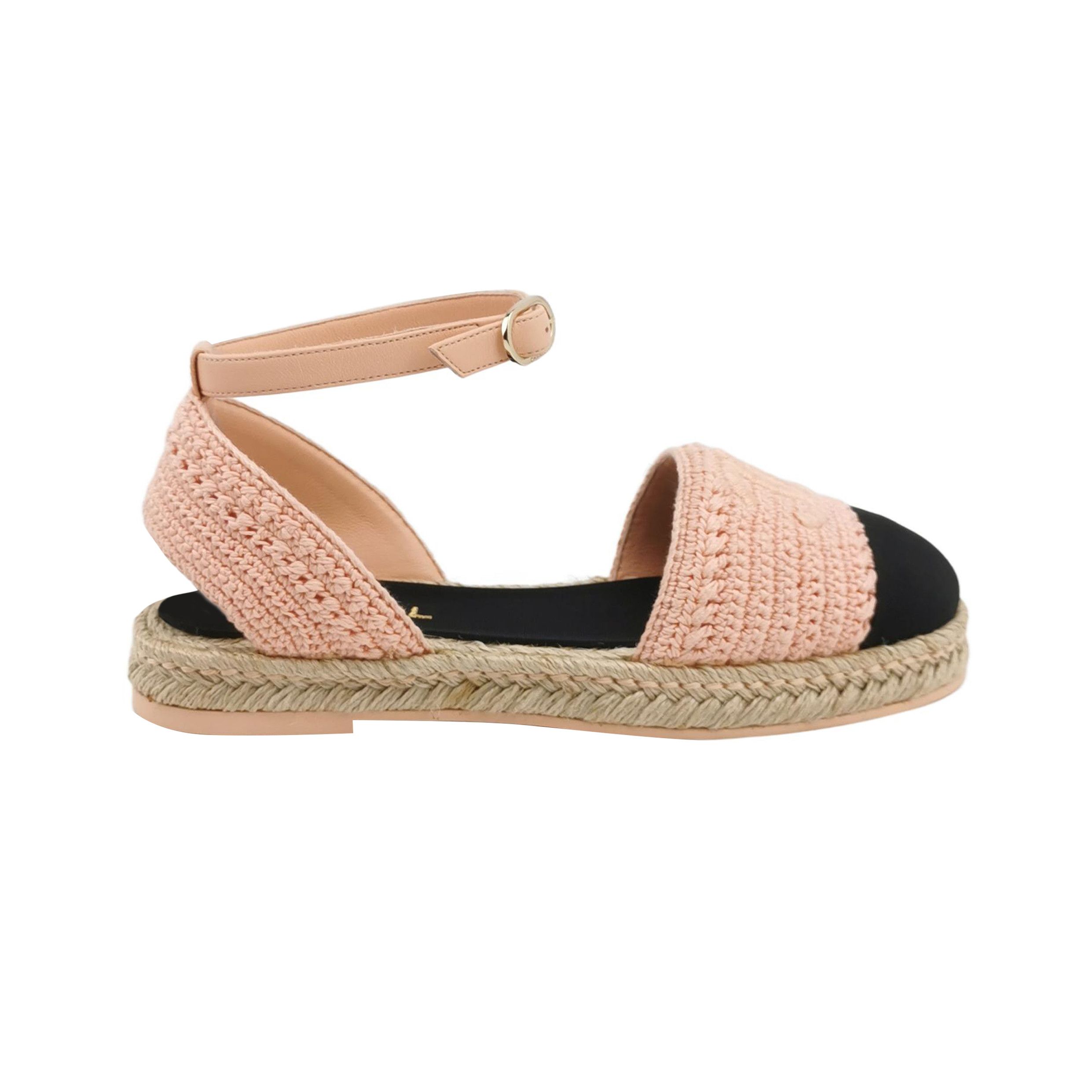 Chanel Chanel Women 6 Flats Size US 6 / IT 36 - 1 Thumbnail