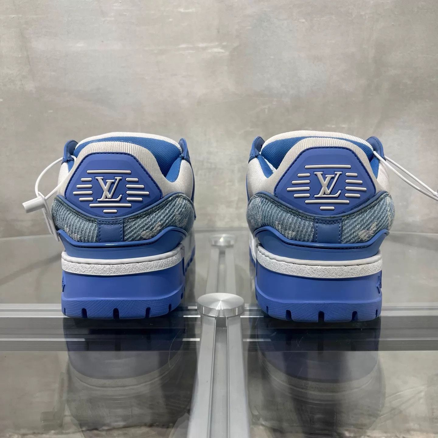 Louis Vuitton LV Trainer Maxi White Blue Denim Pika UK4.5/38.5 Size US 8 / IT 38 - 6 Thumbnail