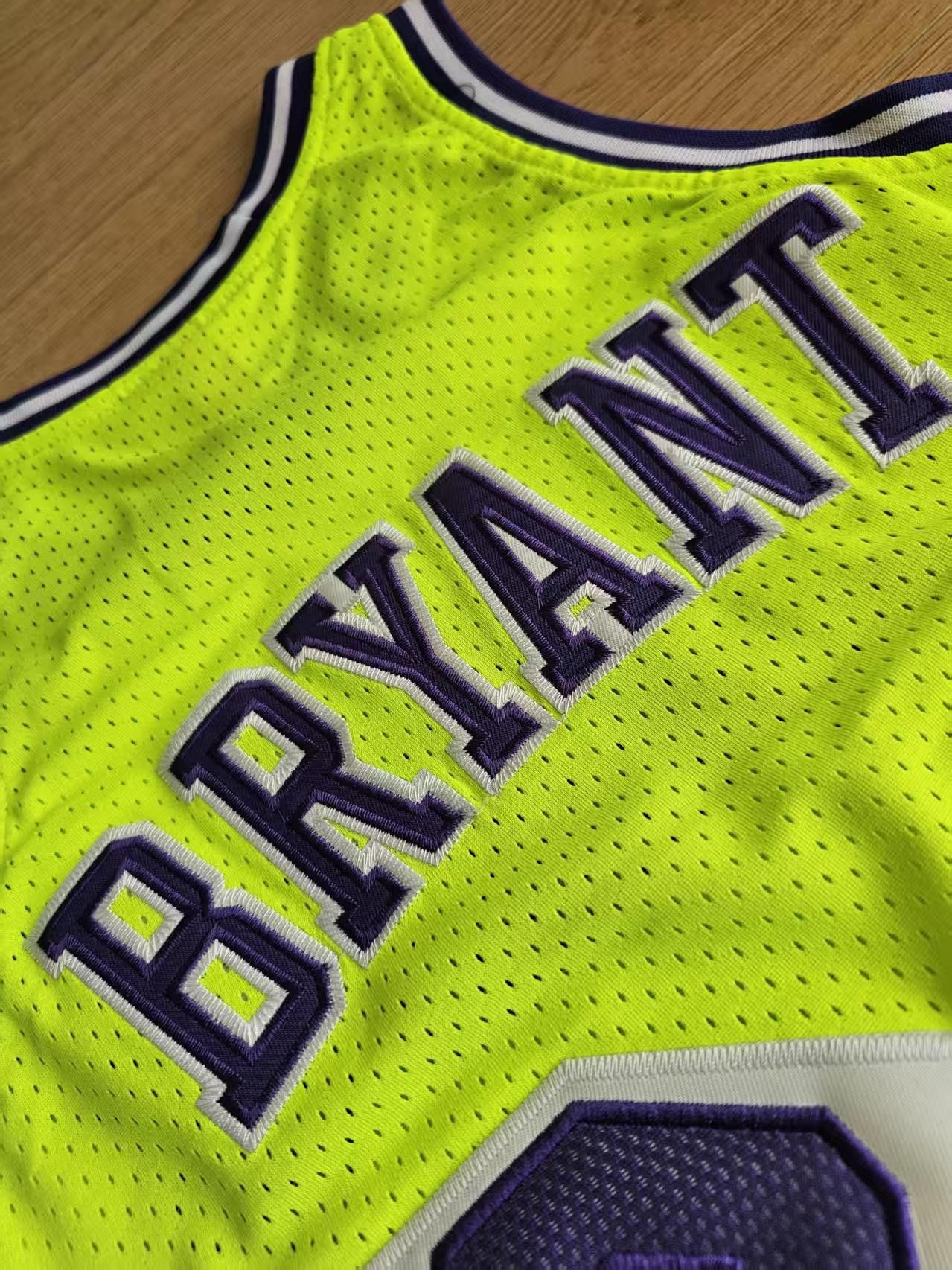 NBA 2007 08 Los Angeles Lakers #24 Kobe Bryant Jersey Green Size US M / EU 48-50 / 2 - 7 Thumbnail