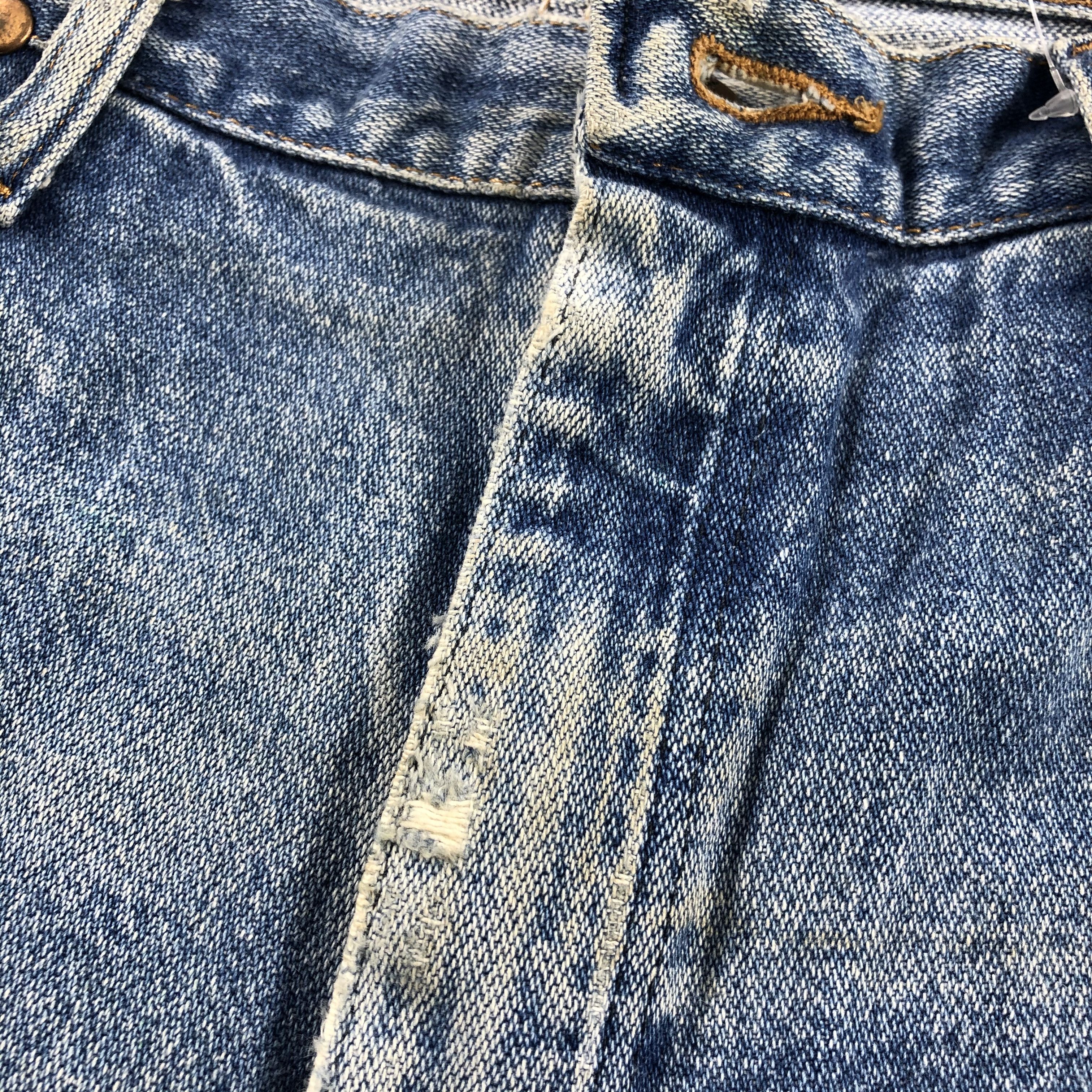Vintage Vintage Blue Wash Wrangler Jeans-J1498 Size US 33 - 11 Thumbnail