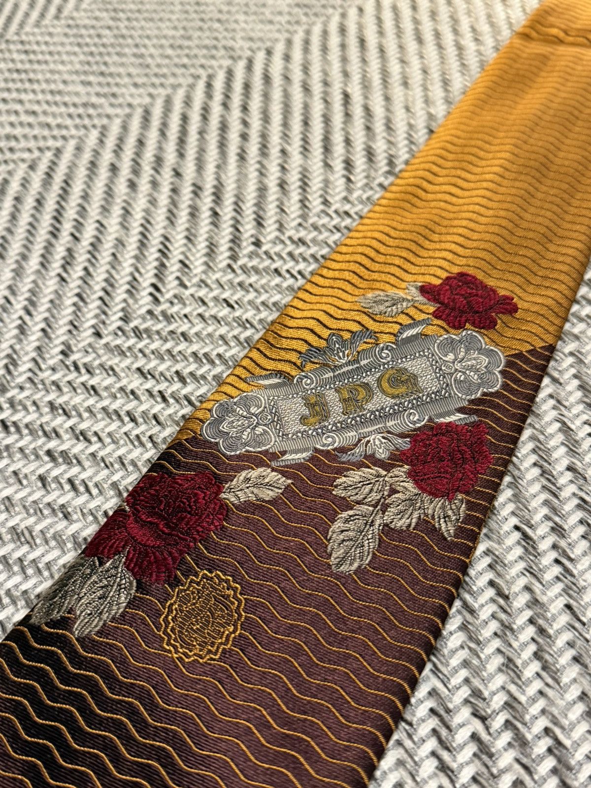 Jean Paul Gaultier Jean Paul Gaultier Lustrous Rose Crest Tie Size ONE SIZE - 3 Thumbnail