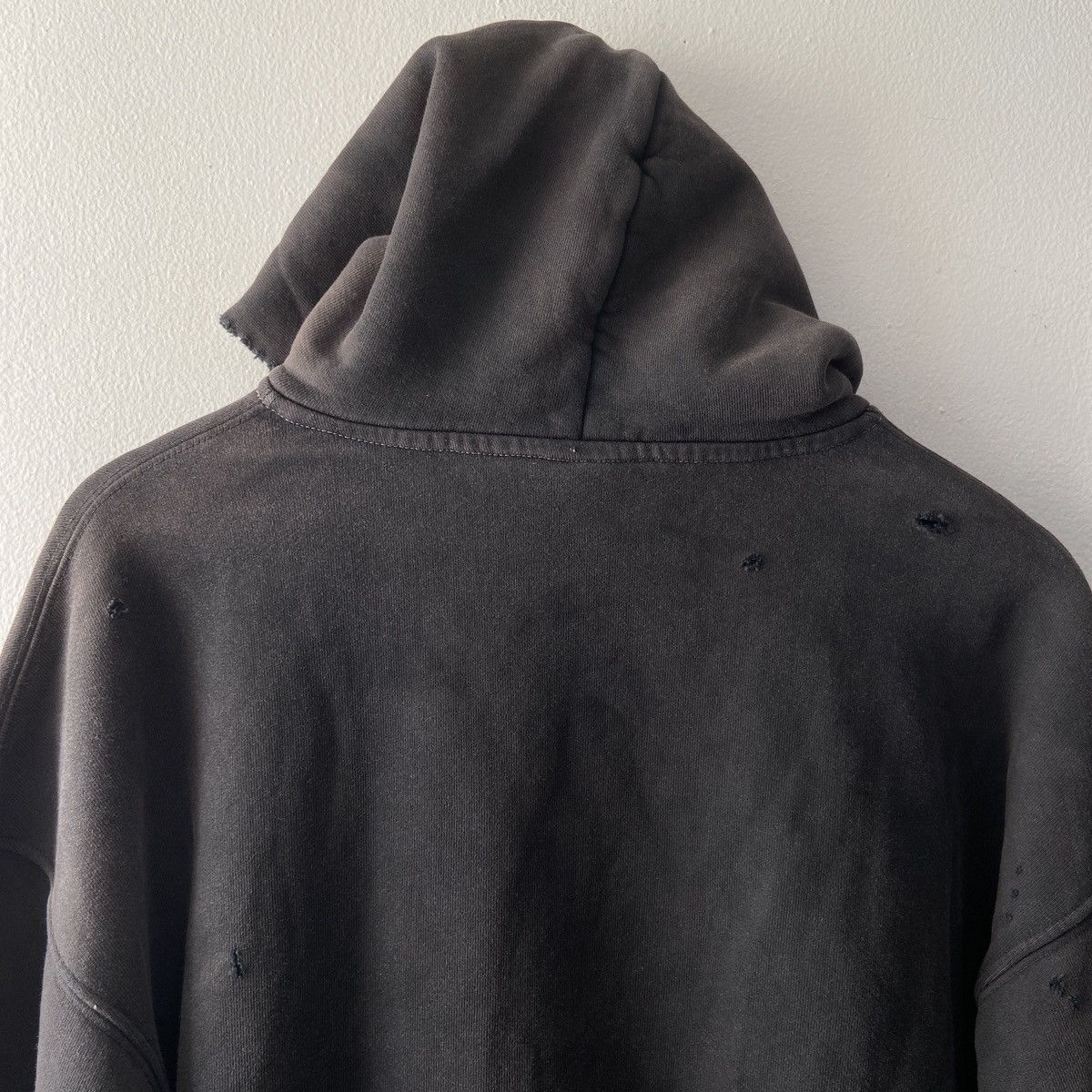Akimbo Club Akimbo Watch Peeker Distressed hoodie Sun Faded Black Size US S / EU 44-46 / 1 - 11 Thumbnail
