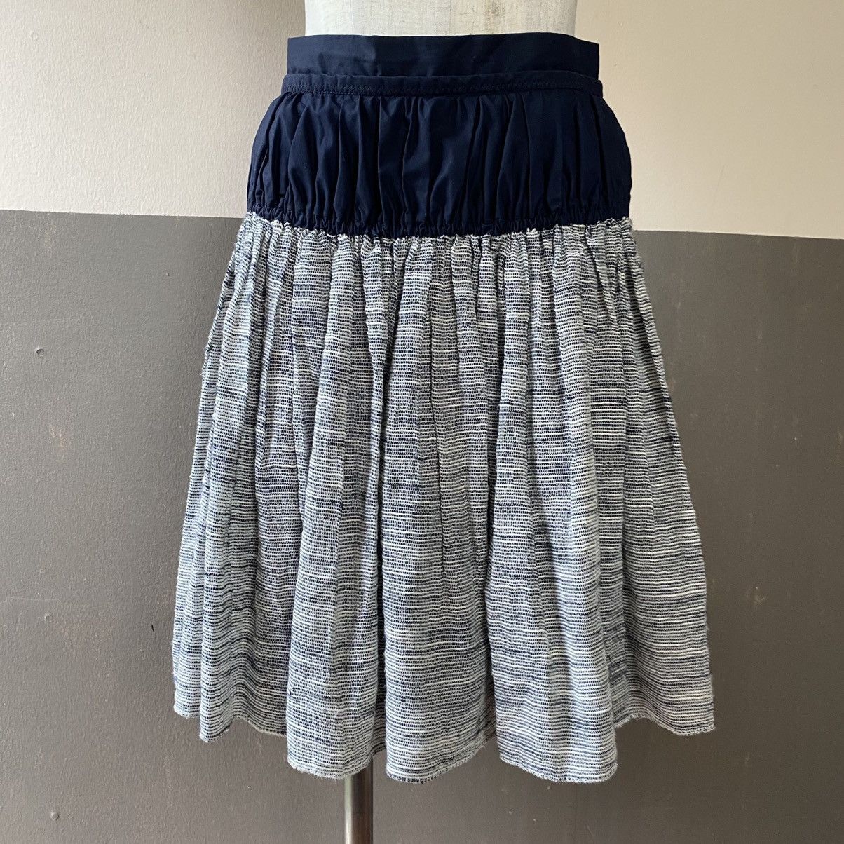 Carven CARVEN Navy Contrast Gathered Skirt Size 26" / US 2 / IT 38 - 4 Thumbnail