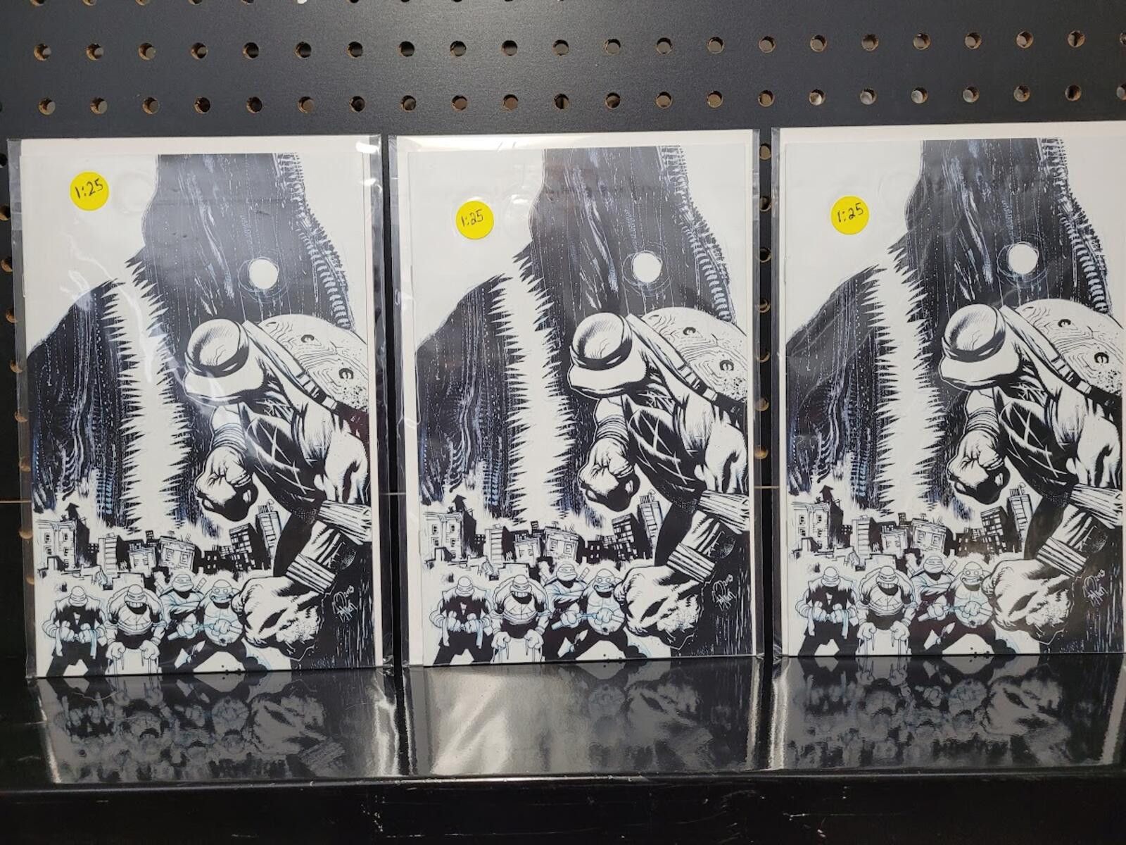Other Lot of 3 TMNT #148 1:25 Harren B&W Variant NM IDW 2024 Size ONE SIZE - 1 Thumbnail