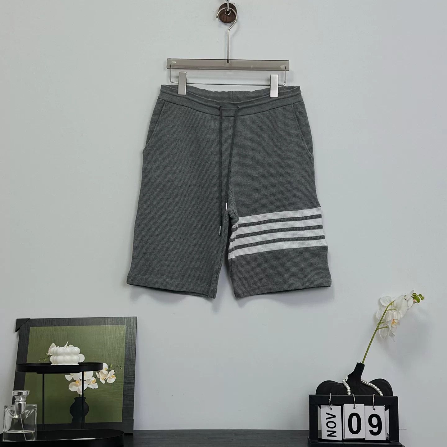 Thom Browne Thom Browne Gray Waffle Stripe Shorts Size 2 Size US 28 / EU 44 - 1 Thumbnail