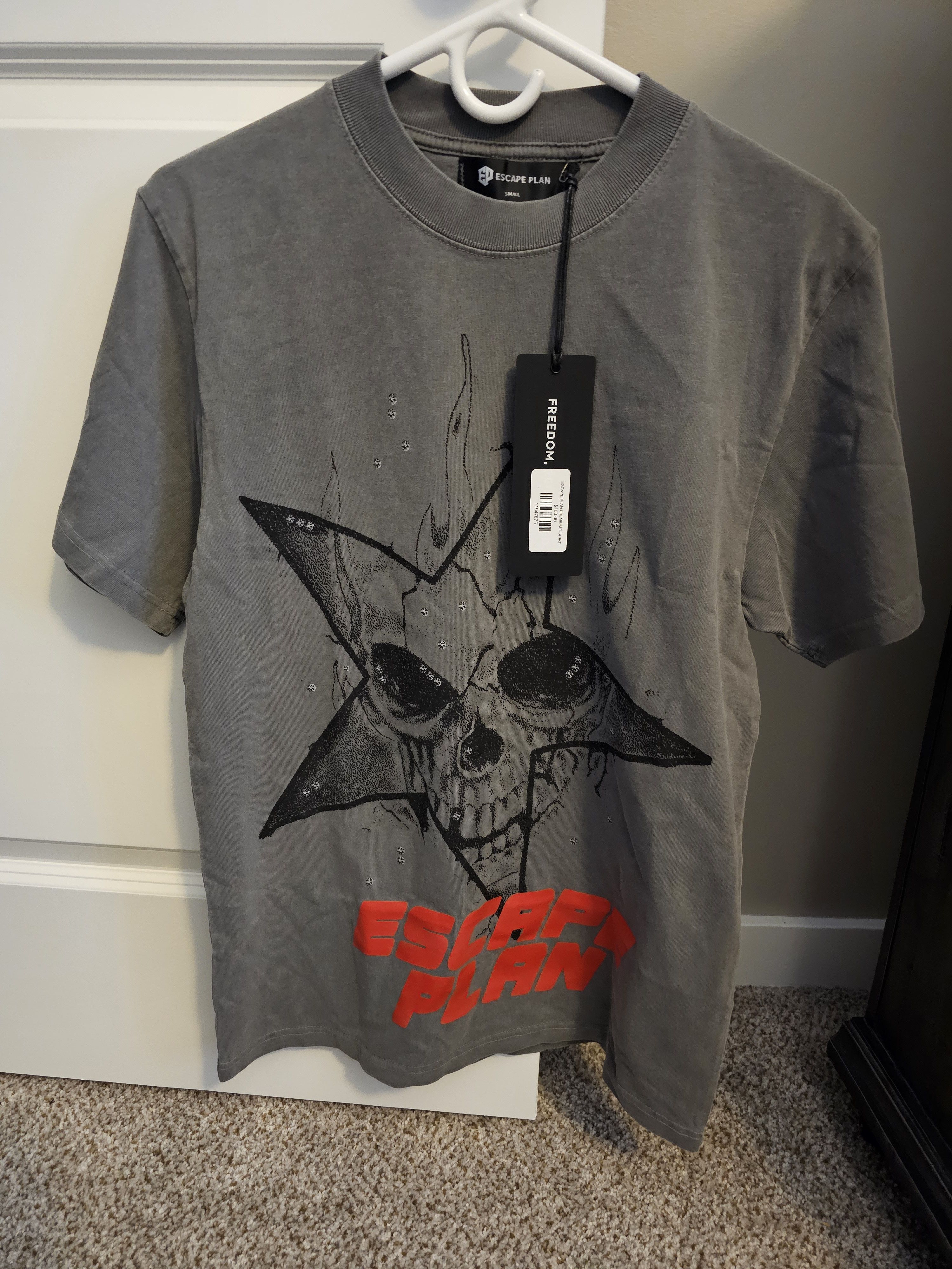 Other Escape Plan Mens Short Sleeve T-shirt Size US S / EU 44-46 / 1 - 1 Thumbnail