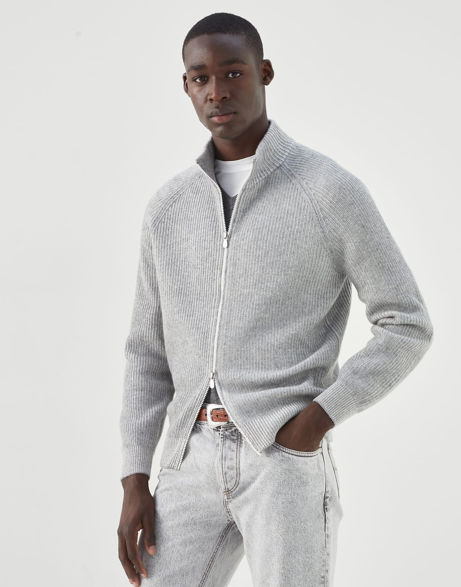 Brunello Cucinelli o1w1db10924 Cashmere Cardigan in Light Grey Size US M / EU 48-50 / 2 - 1 Thumbnail
